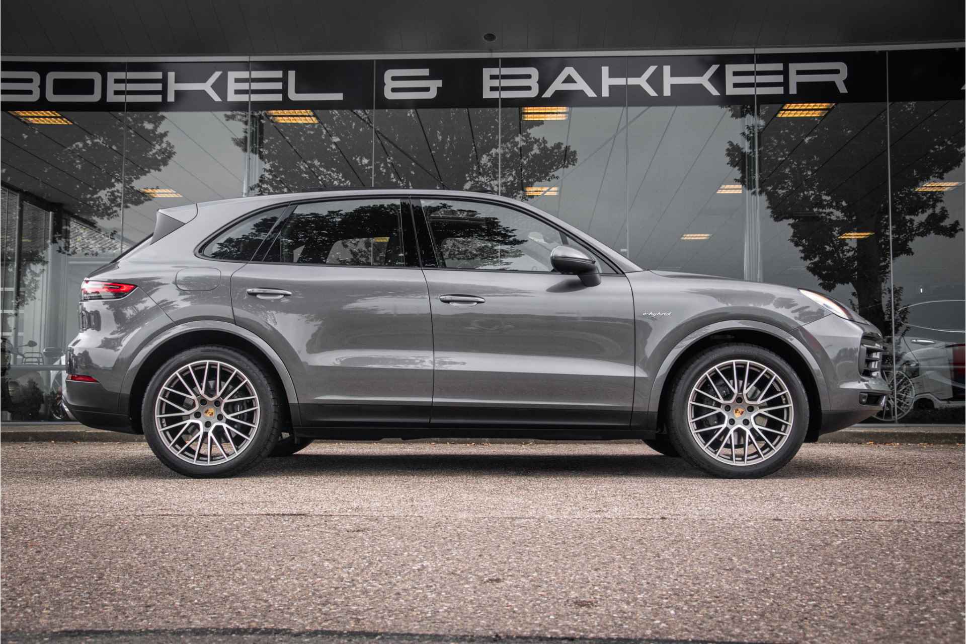 Porsche Cayenne 3.0 E-Hybrid Platinum Ed**Adapt Cruise**Luchtvering**18-weg stoelen MY22 - 74/76