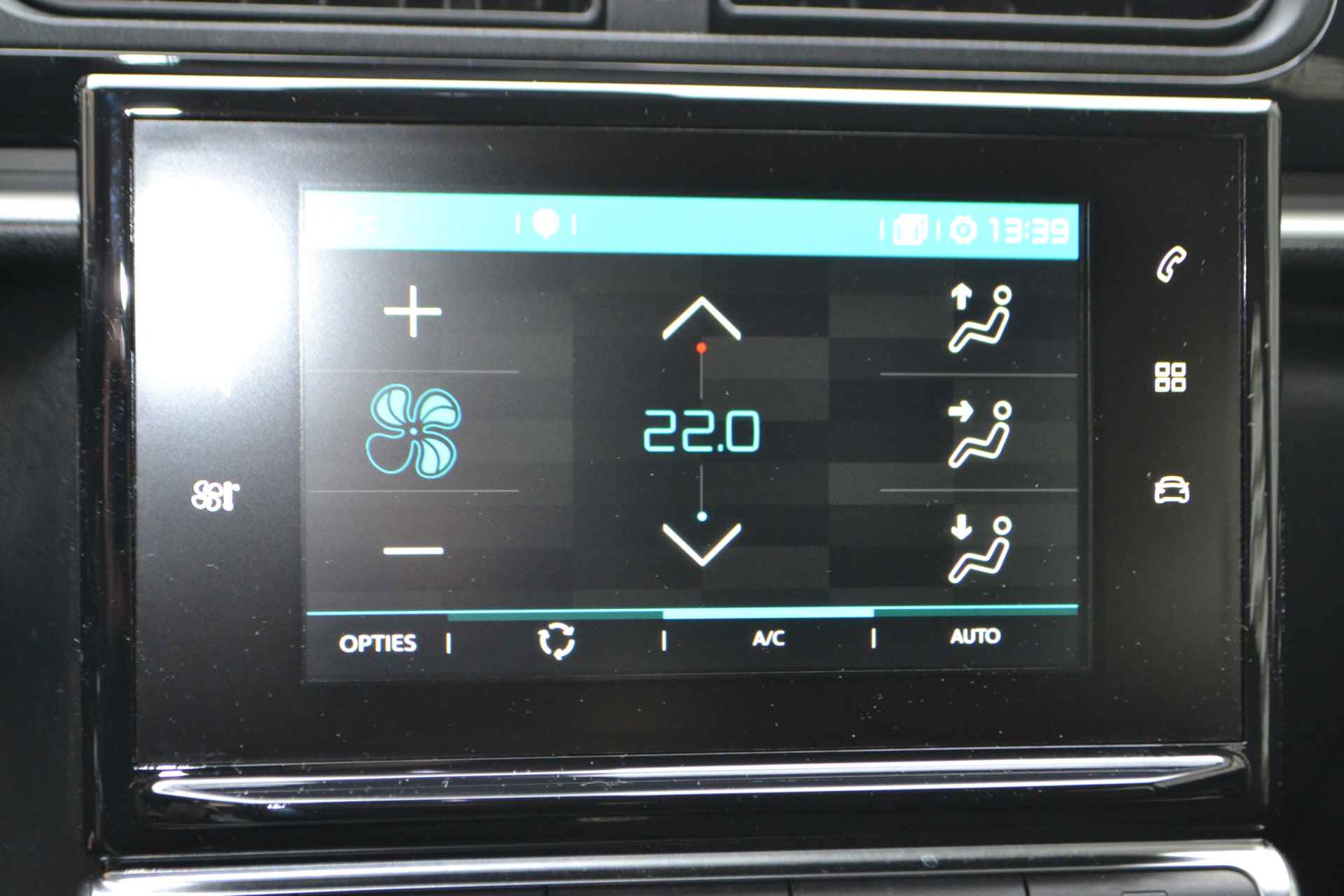 Citroën C3 1.2 PureTech Feel 105g I NAVIGATIE I PARKEERSENSOREN ACHTER I - 24/38