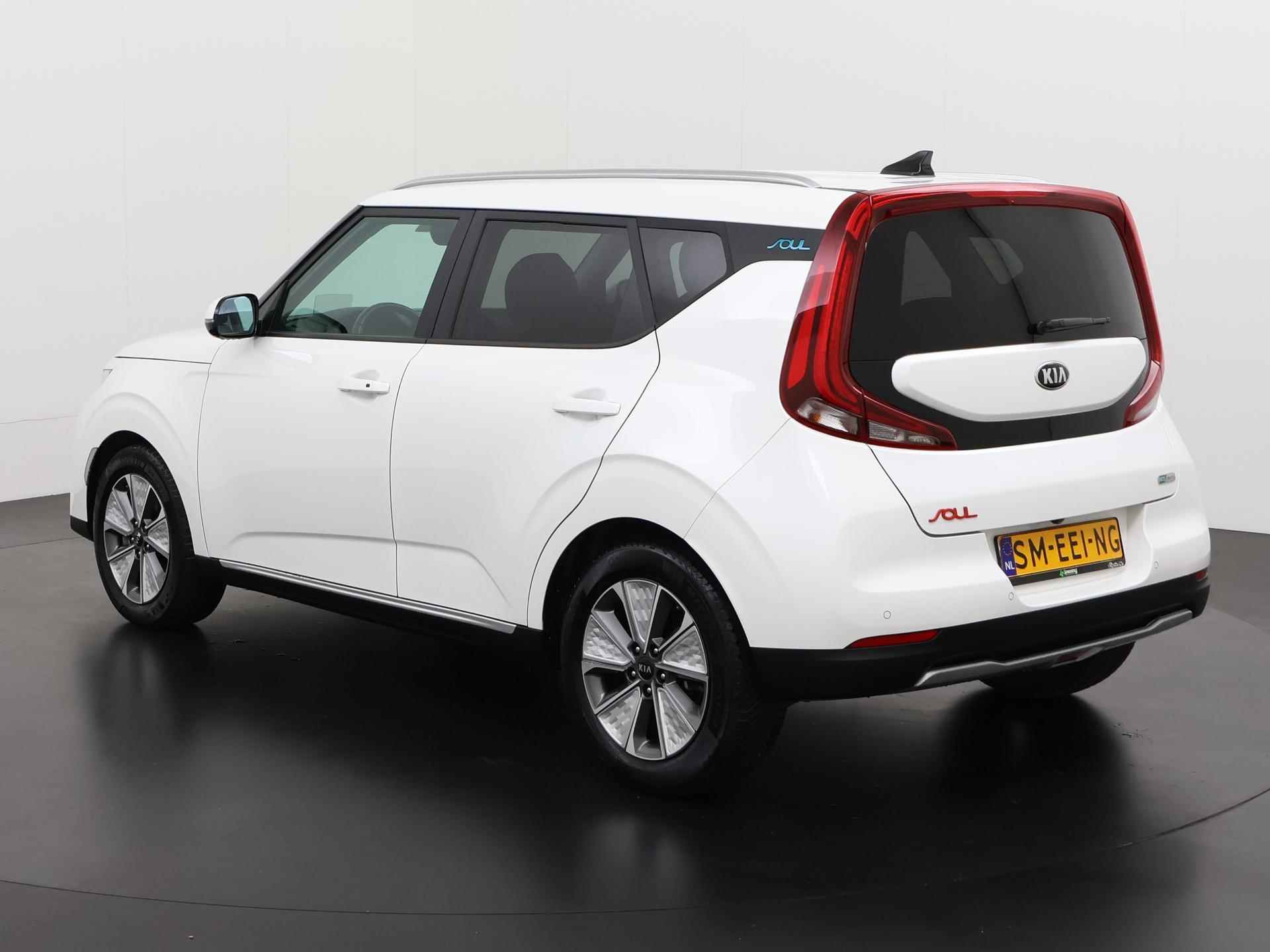 Kia e-Soul ExecutiveLine 64 kWh | 3 Fasen | Schuifdak | Leder | Zondag Open! - 6/44