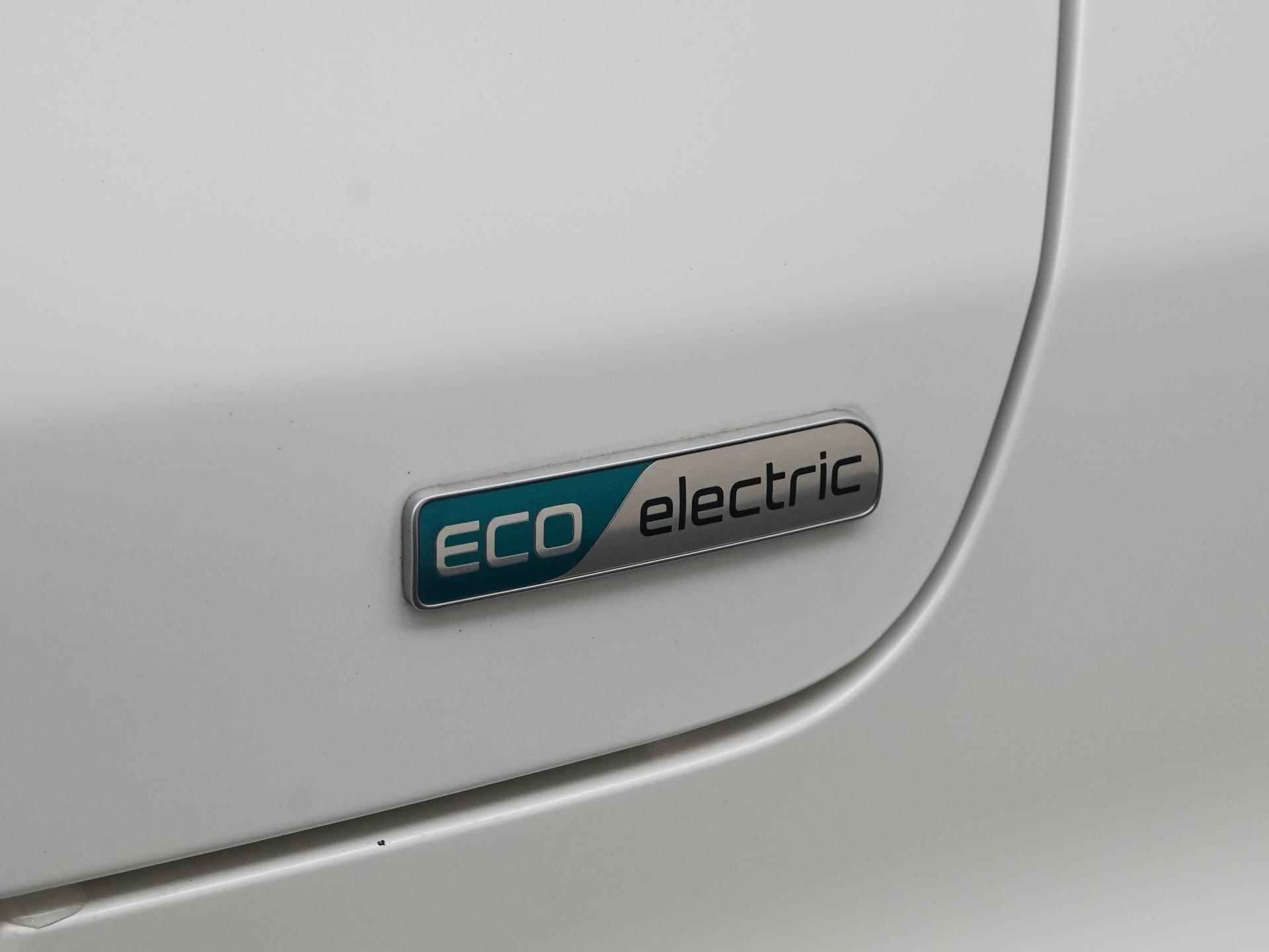 Kia e-Soul ExecutiveLine 64 kWh | 3 Fasen | Schuifdak | Leder | Zondag Open! - 24/44