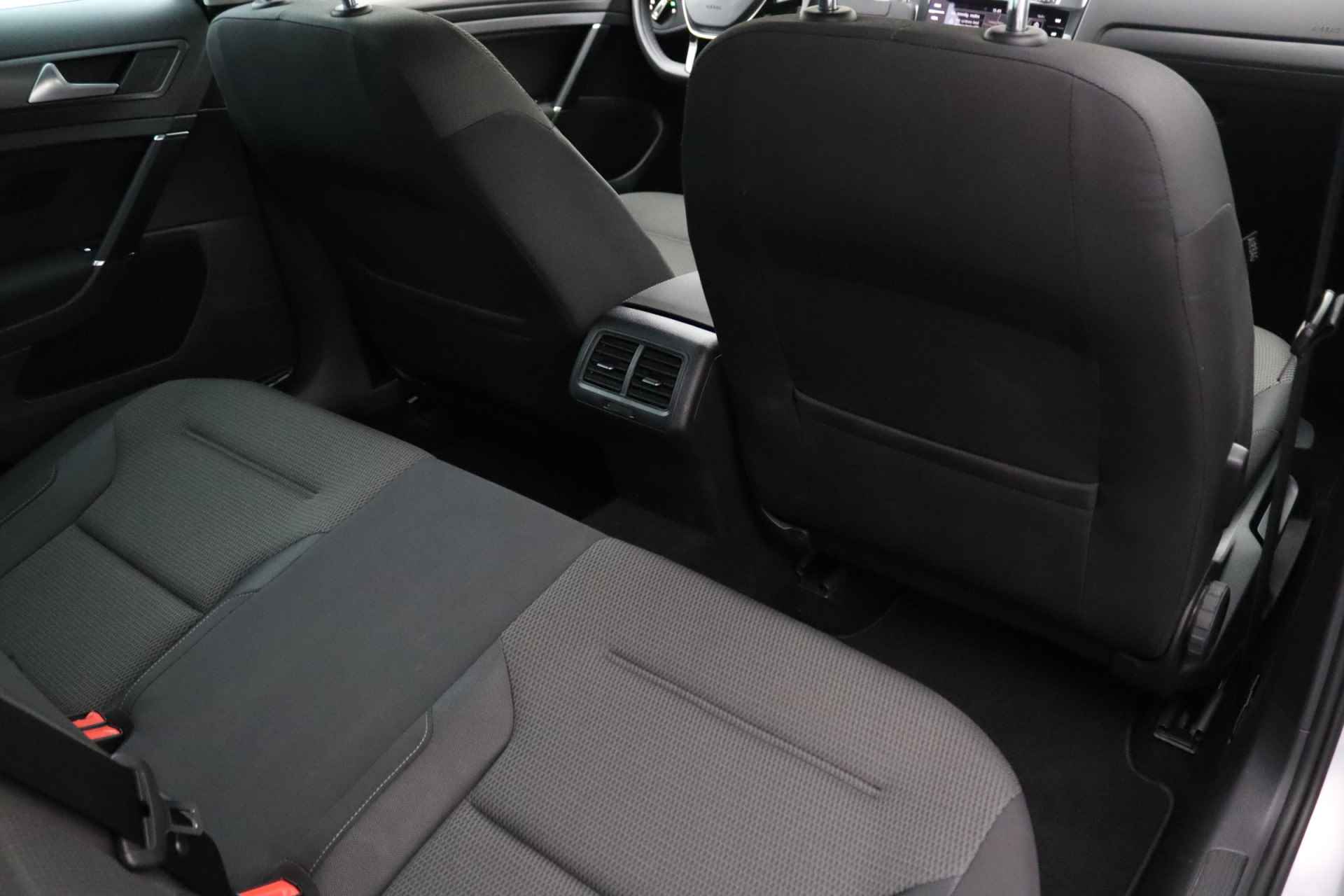 Volkswagen GOLF Variant 1.0 TSI Comfortline | Trekhaak | Parkeersensoren | Adaptieve cruise control | Navigatie - 13/31