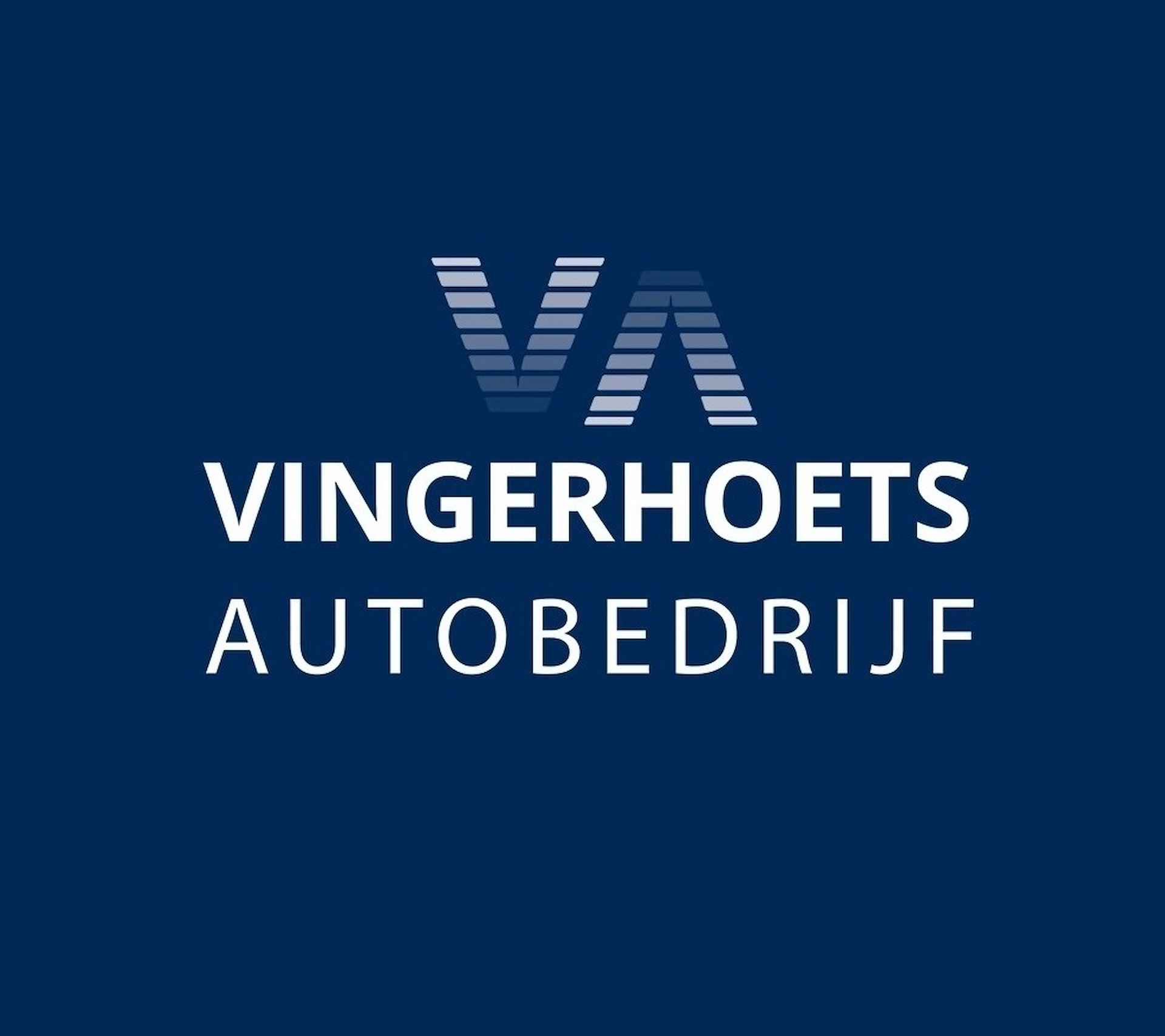 Peugeot 2008 Hele luxe Benzine uitvoering en top onderhouden. Luxe benzine uitvoering * Navigatie * Panoramadak * Automatisch in- & uitparkeersysteem * Parkeersensoren *  1/2 Lederen Interieur * Vingerhoets; Vierde Generatie  Eersteklas Service ! - 37/38