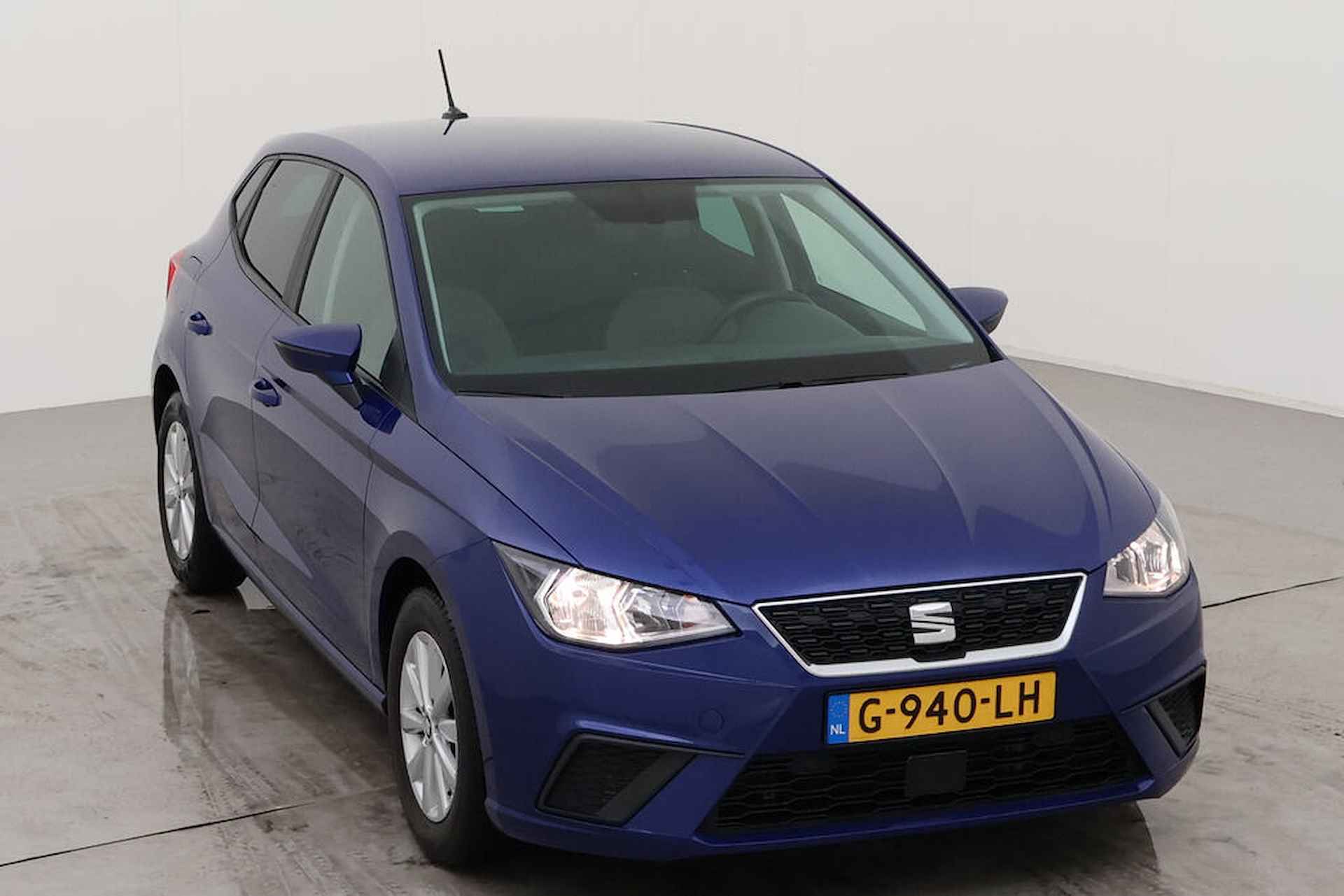 SEAT Ibiza 1.0 TSI 96pk Style Business Intense / Navigatie / Parkeersensoren / App Connect - 2/9