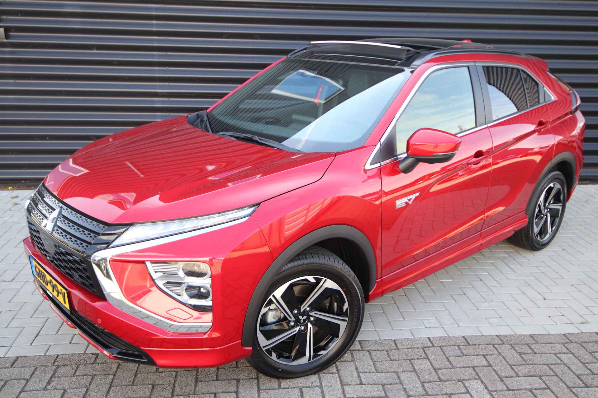 Mitsubishi Eclipse Cross 2.4 PHEV Instyle Pano, Leder, Demo - 9/79