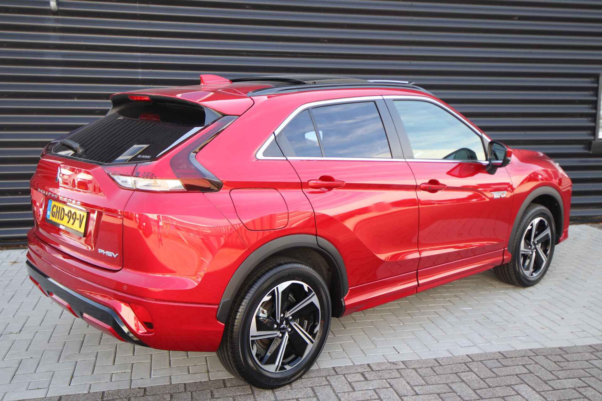 Mitsubishi Eclipse Cross 2.4 PHEV Instyle Pano, Leder, Demo - 62/79