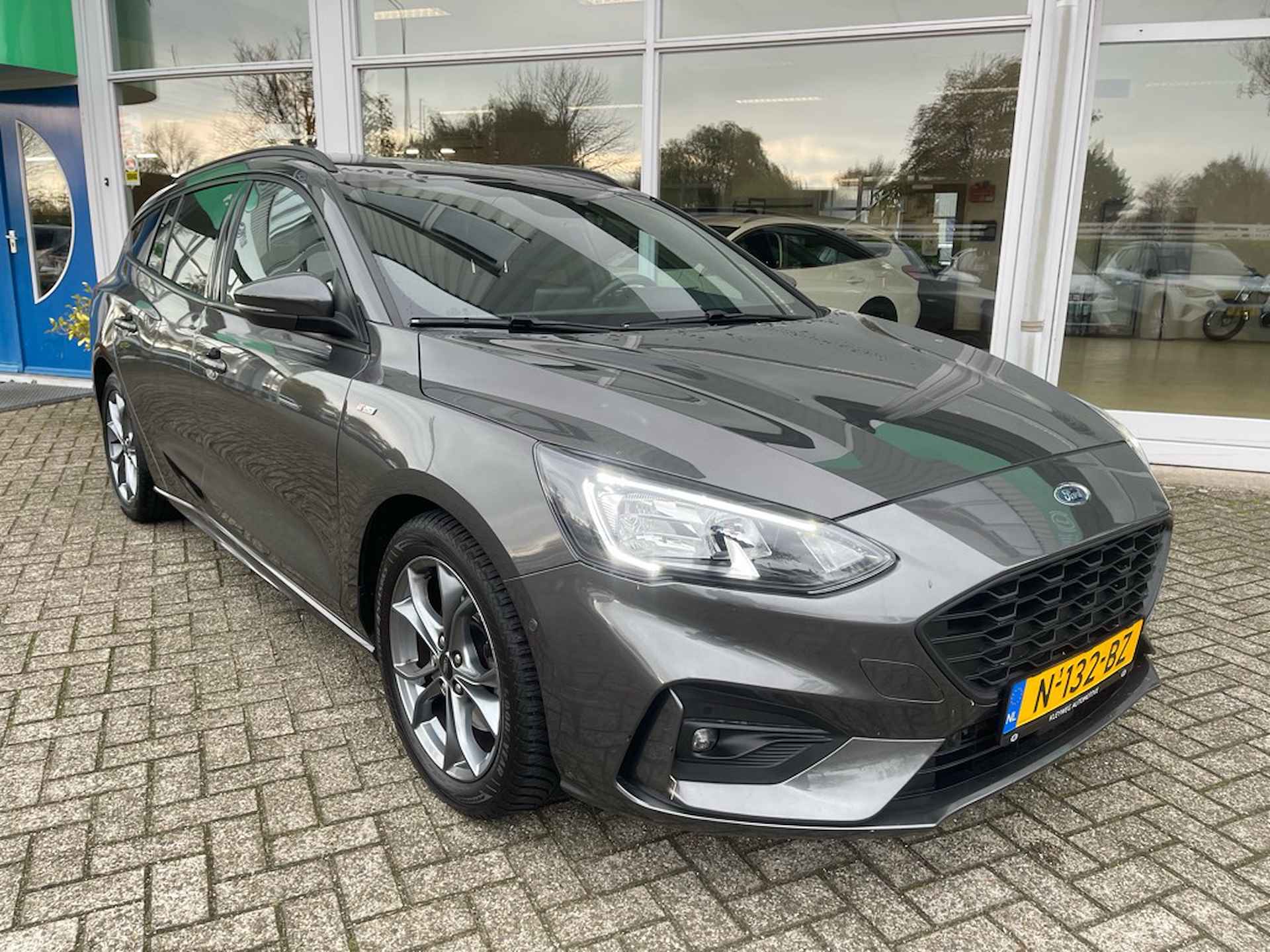 Ford Focus Wagon 1.0 EcoB. ST-Line, Automaat, Stoelverwarming, Nav - 4/31