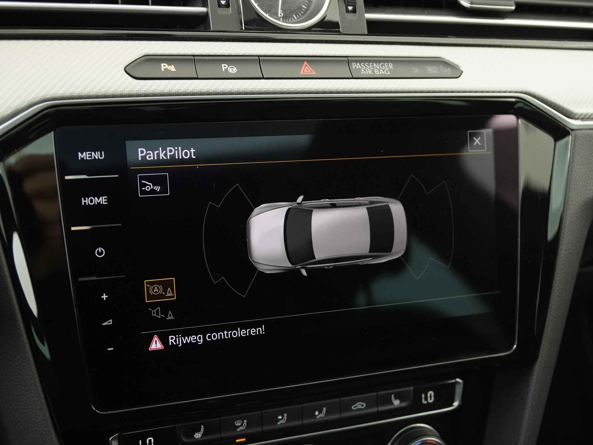 Volkswagen Passat 1.5 TSI R-Line | Digital Cockpit | Schuifdak | Leder | Zondag Open! - 19/41