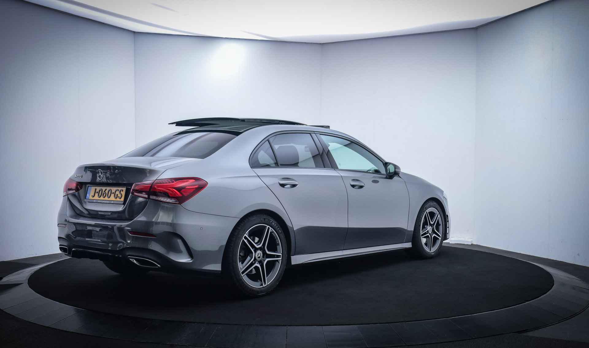 Mercedes-Benz A-Klasse 200 Aut. AMG-LINE PANO/WIDESCREEN/CARPLAY/CAMERA/STOELVERW./ALCANTARA/DAB+/CRUISE/LMV 18'' - 5/30