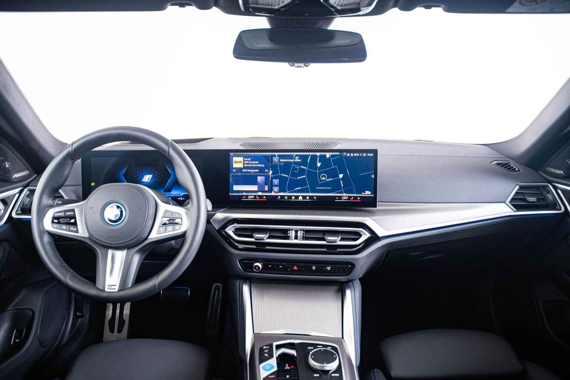 BMW i4 eDrive40 High Executive 84 kWh M-sport - Schuifdak - Harman Kardon - Laserlight - Active Cruise Control - Parking Assistant Plus - Lendensteun - 19 inch - Leder - 3/65