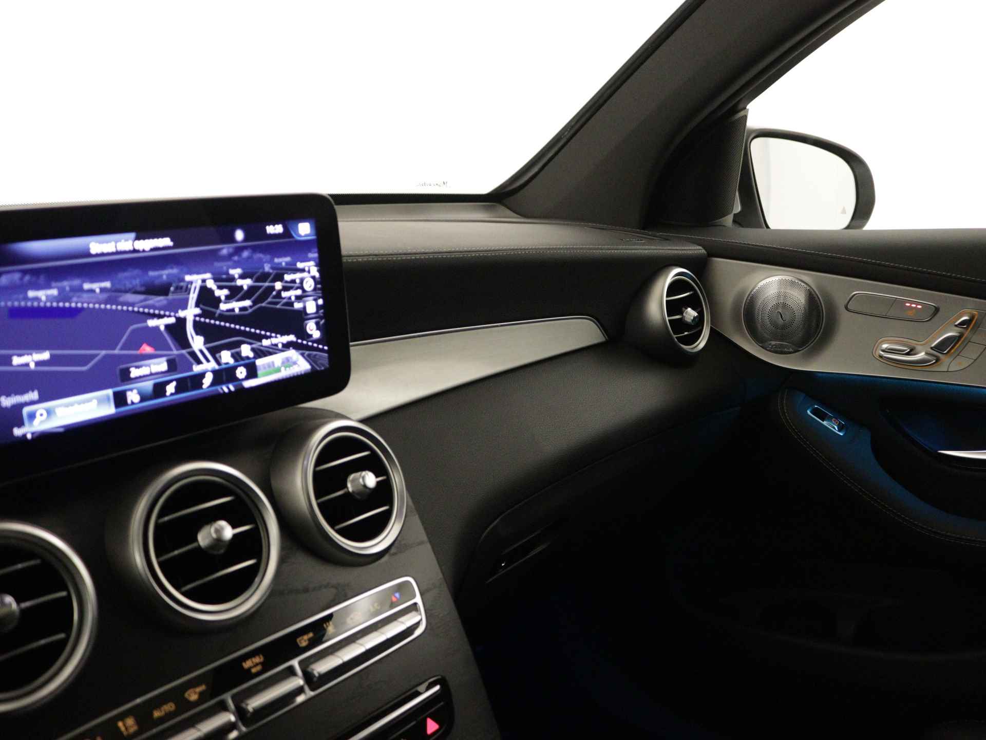 Mercedes-Benz GLC 300 e 4-MATIC Exclusive Premium Plus | Schuifdak | Rijassistentie Pack | Burmester Audio | Memory | Keyless Go | 360 gr Parkeercamera | Inclusief 24 maanden Mercedes-Benz Certified garantie voor Europa. - 7/40