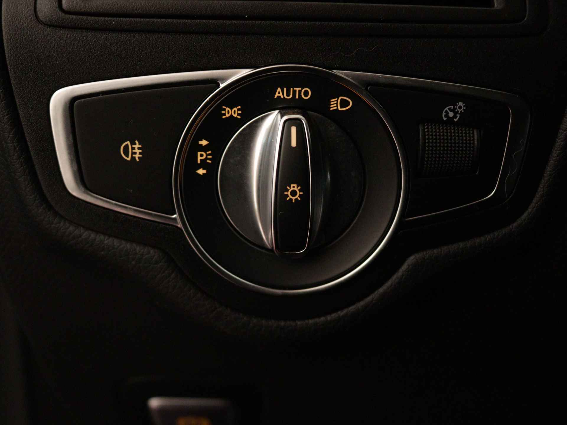 Mercedes-Benz GLC 300 e 4-MATIC Exclusive Premium Plus | Schuifdak | Rijassistentie Pack | Burmester Audio | Memory | Keyless Go | 360 gr Parkeercamera | Inclusief 24 maanden Mercedes-Benz Certified garantie voor Europa. - 31/40