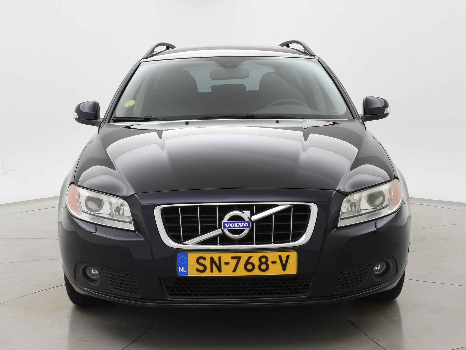 Volvo V70 2.0i 145 PK + TREKHAAK / XENON / STOELVERWARMING - 7/30