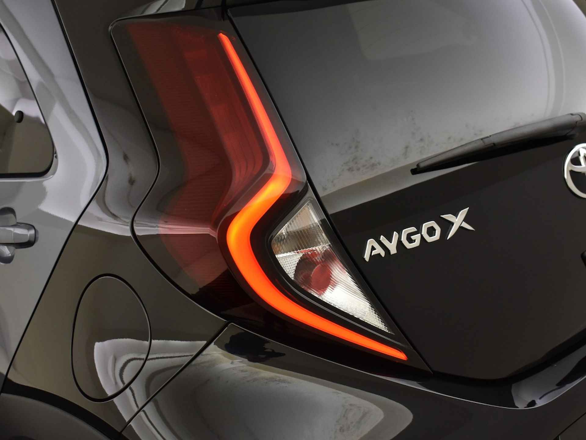 Toyota Aygo X 1.0 VVT-i MT Premium Design Pack - 18/32