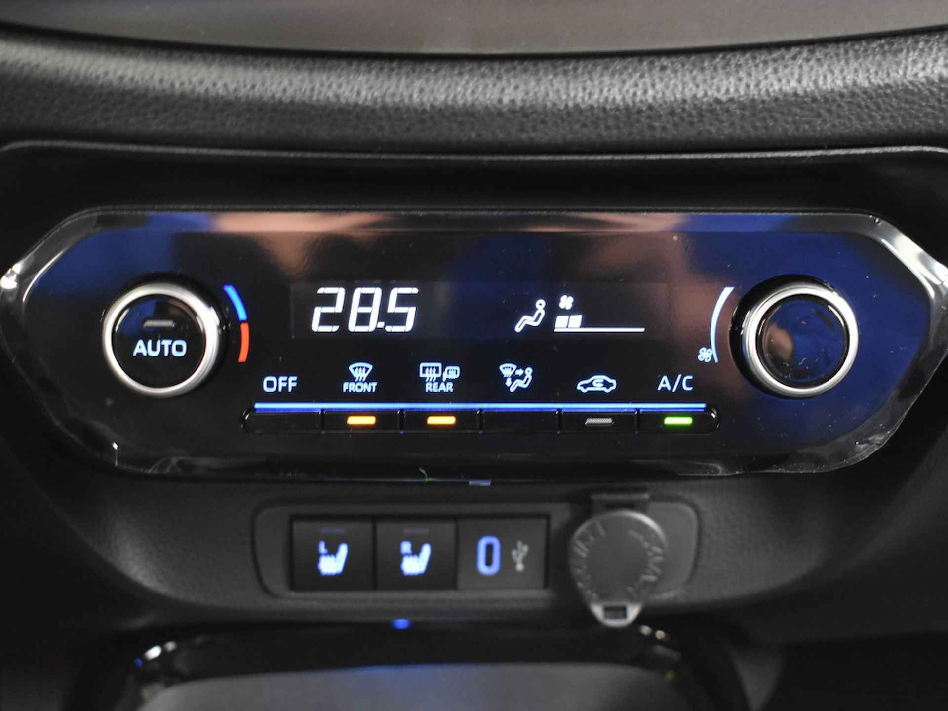 Toyota Aygo X 1.0 VVT-i MT Premium Design Pack - 19/32