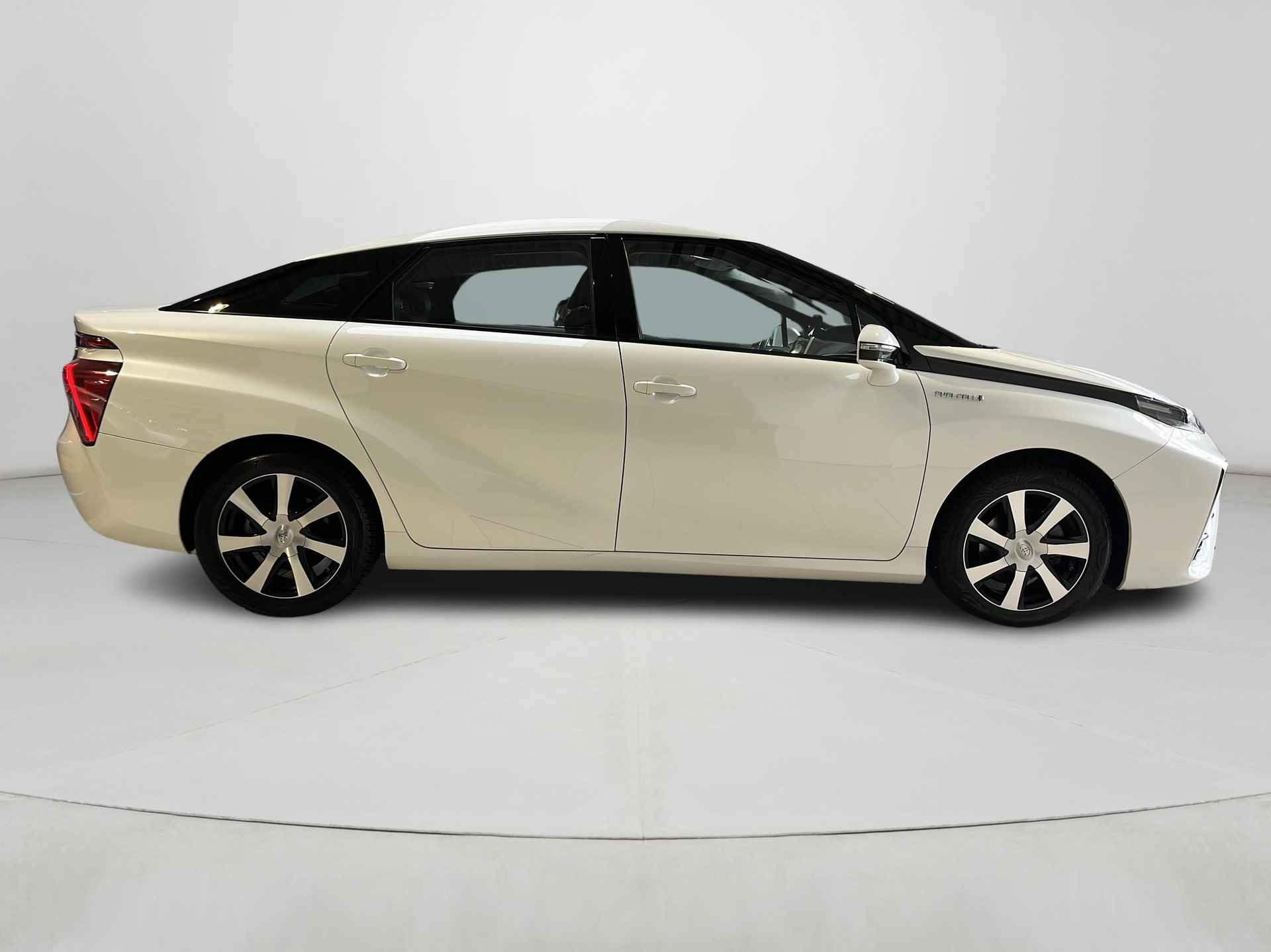 Toyota Mirai FCV Executive | AppleCarplay/AndroidAuto | 1e eigenaar | NL auto! | All-in prijs! | - 7/39