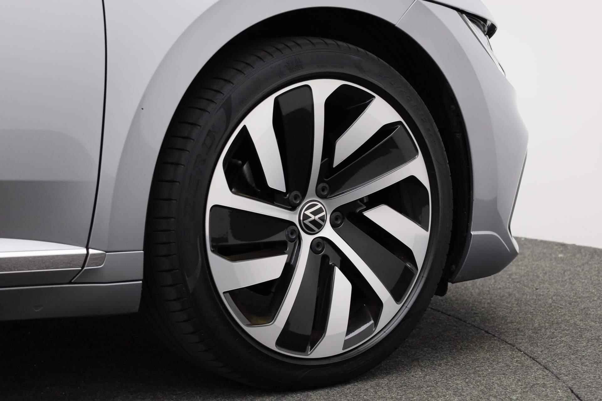 Volkswagen Arteon 2.0 TSI 190PK DSG R-Line Business+ | Pano | Leder | Elektr. verstelbare voorstoelen | HUD | ACC | Stoelverwarming voor/achter - 18/47