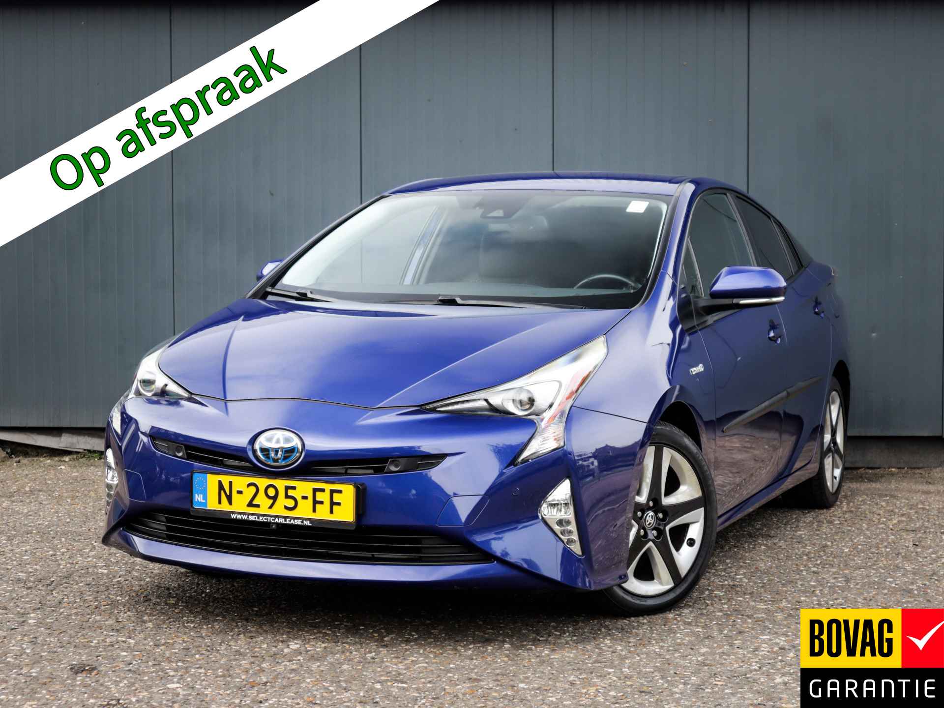 Toyota Prius 1.8 Executive (98 PK) 2e-Eig, Keurig-Onderh, 12-Mnd-BOVAG, NL-Auto, Navigatie, Airco, Adaptive-Cruisecontrol, Achteruitrijcamera, Keyless-Entry/Start, Parkeersensoren-V+A, Licht-Zicht-Pakket,  Premium-Audio, Bluetooth, Lm-Velgen-15Inch, Privacy-Glas - 1/47