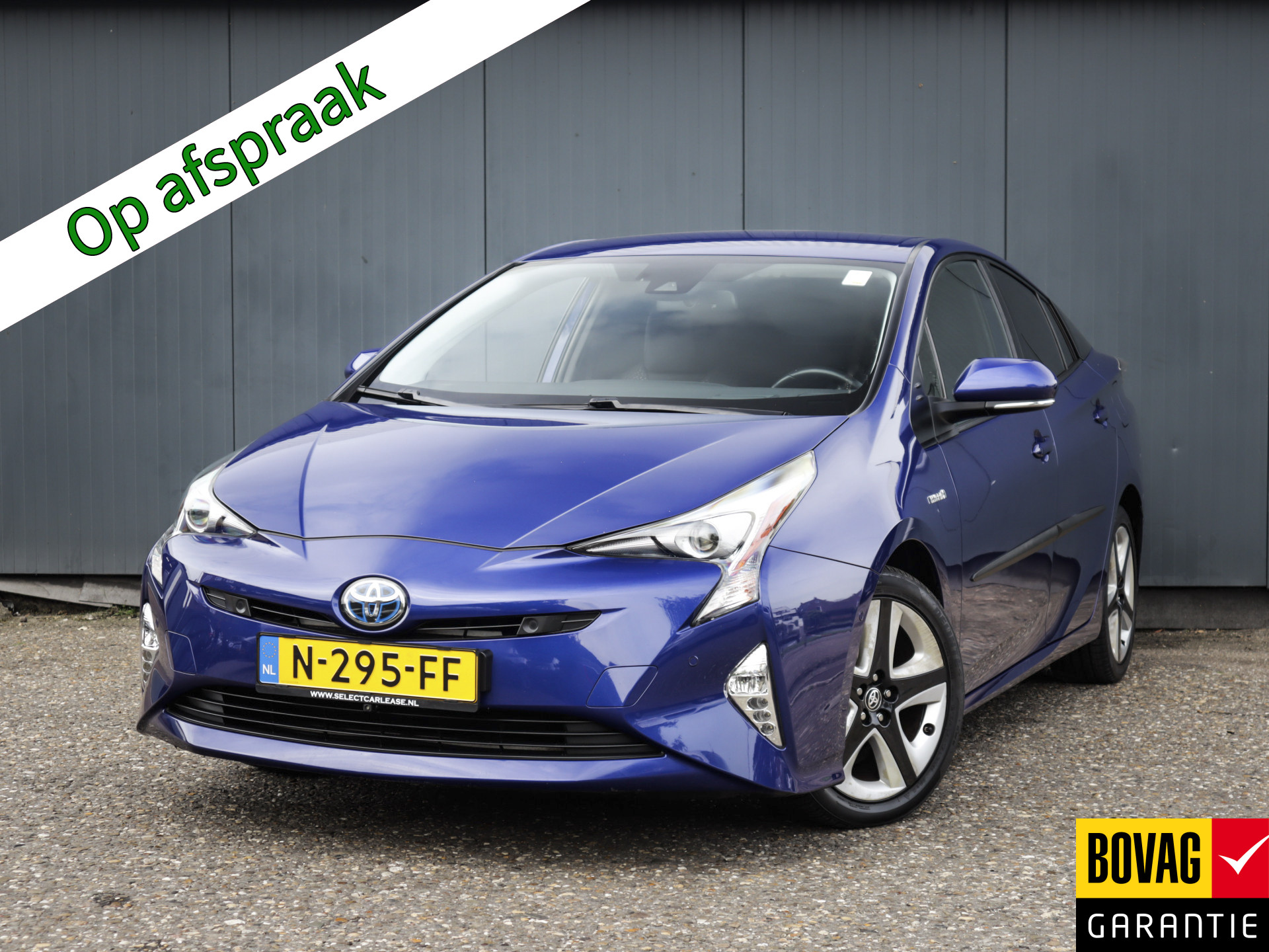 Toyota Prius 1.8 Executive (98 PK) 2e-Eig, Keurig-Onderh, 12-Mnd-BOVAG, NL-Auto, Navigatie, Airco, Adaptive-Cruisecontrol, Achteruitrijcamera, Keyless-Entry/Start, Parkeersensoren-V+A, Licht-Zicht-Pakket,  Premium-Audio, Bluetooth, Lm-Velgen-15Inch, Privacy-Glas