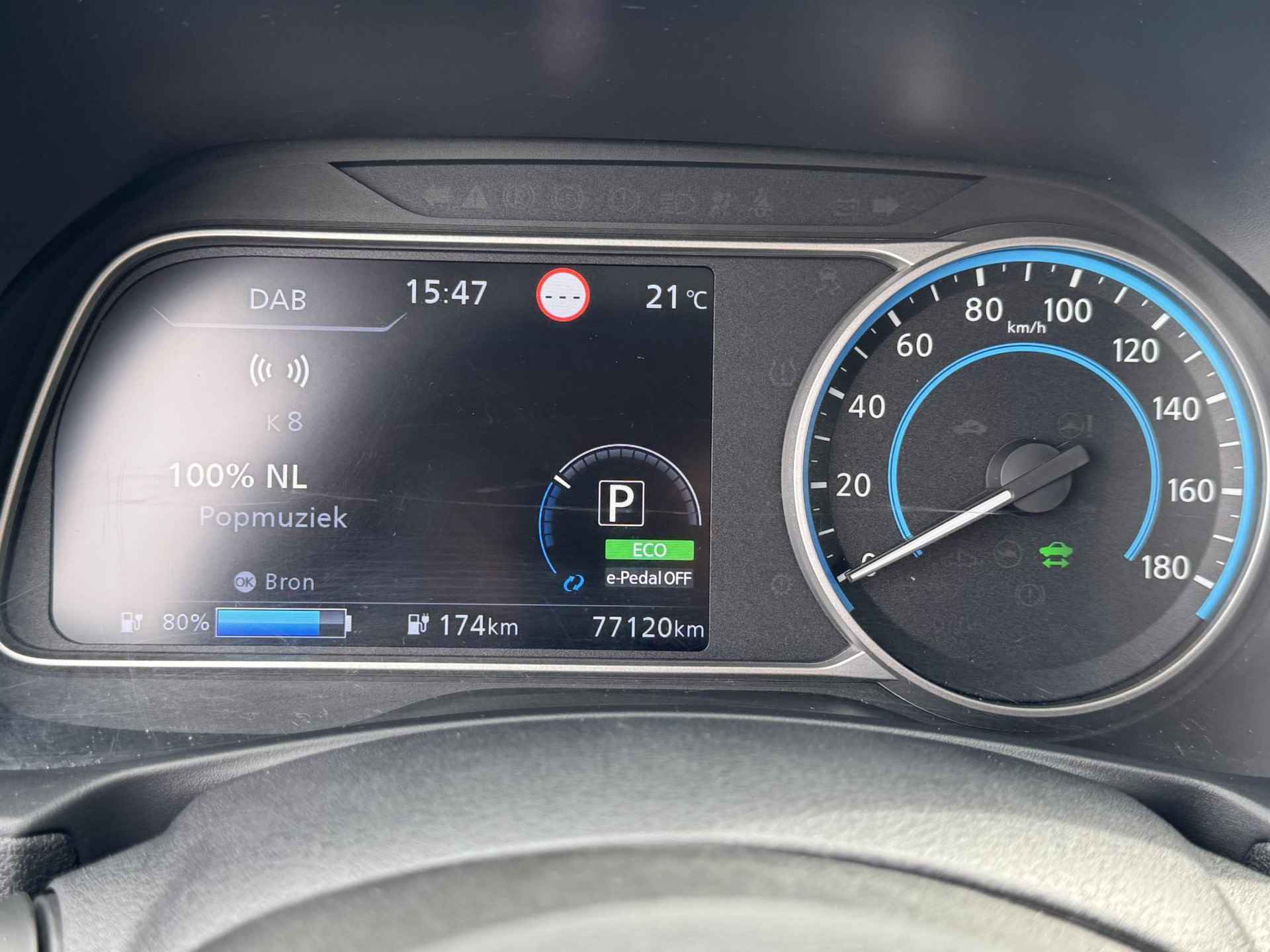 Nissan LEAF N-Connecta 40 kWh /  Stoelverwarming voor en achter / Stuurverwarming / 360 graden camera / Navigatie / Adaptieve cruise control / - 10/40