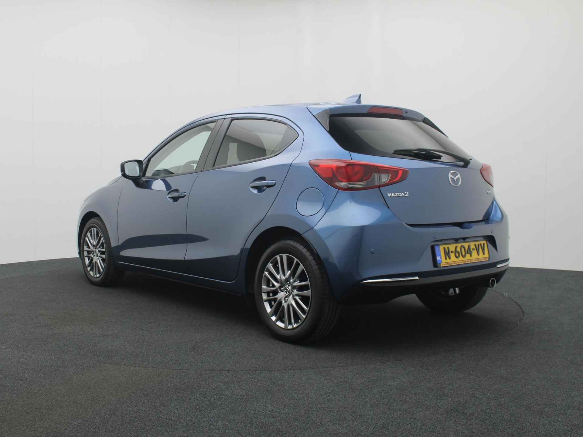 Mazda 2 1.5 Skyactiv-G Luxury i-Activesense : dealer onderhouden - 4/46