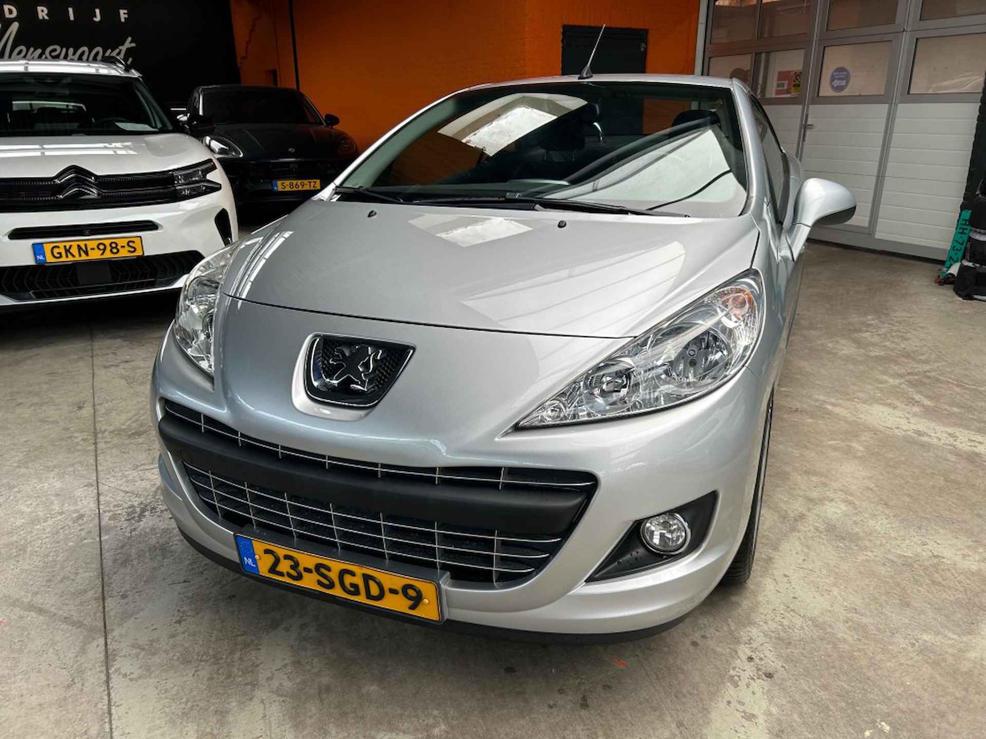 PEUGEOT 207 1.6 VTI  Griffe / Leder / Clima / 1e Eigenaar - 2/17