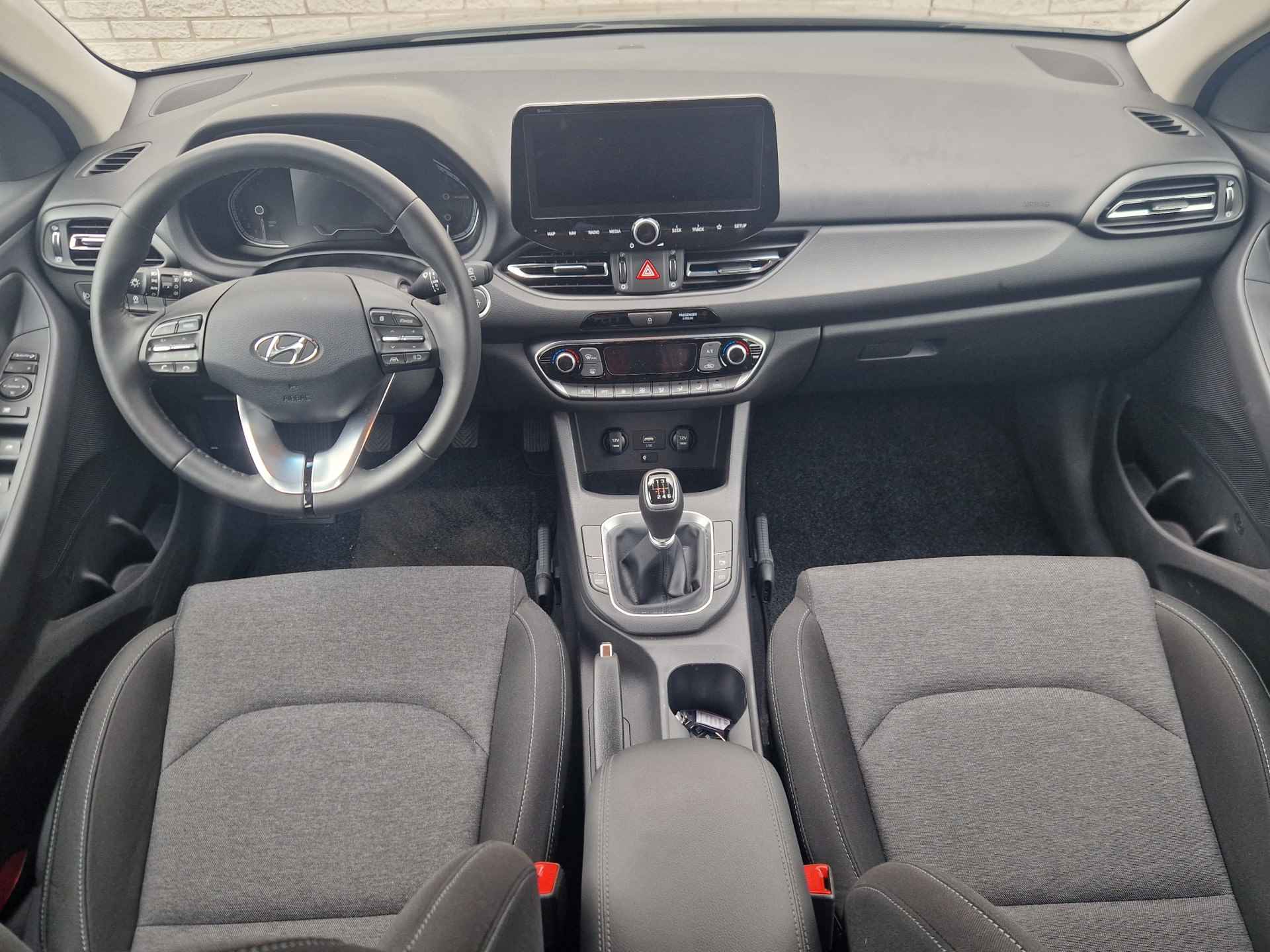 Hyundai i30 Wagon 1.0 T-GDi MHEV Comfort Smart Ruime auto met Navigatie, Lichtmetalen velgen en Climate Control - 3/37