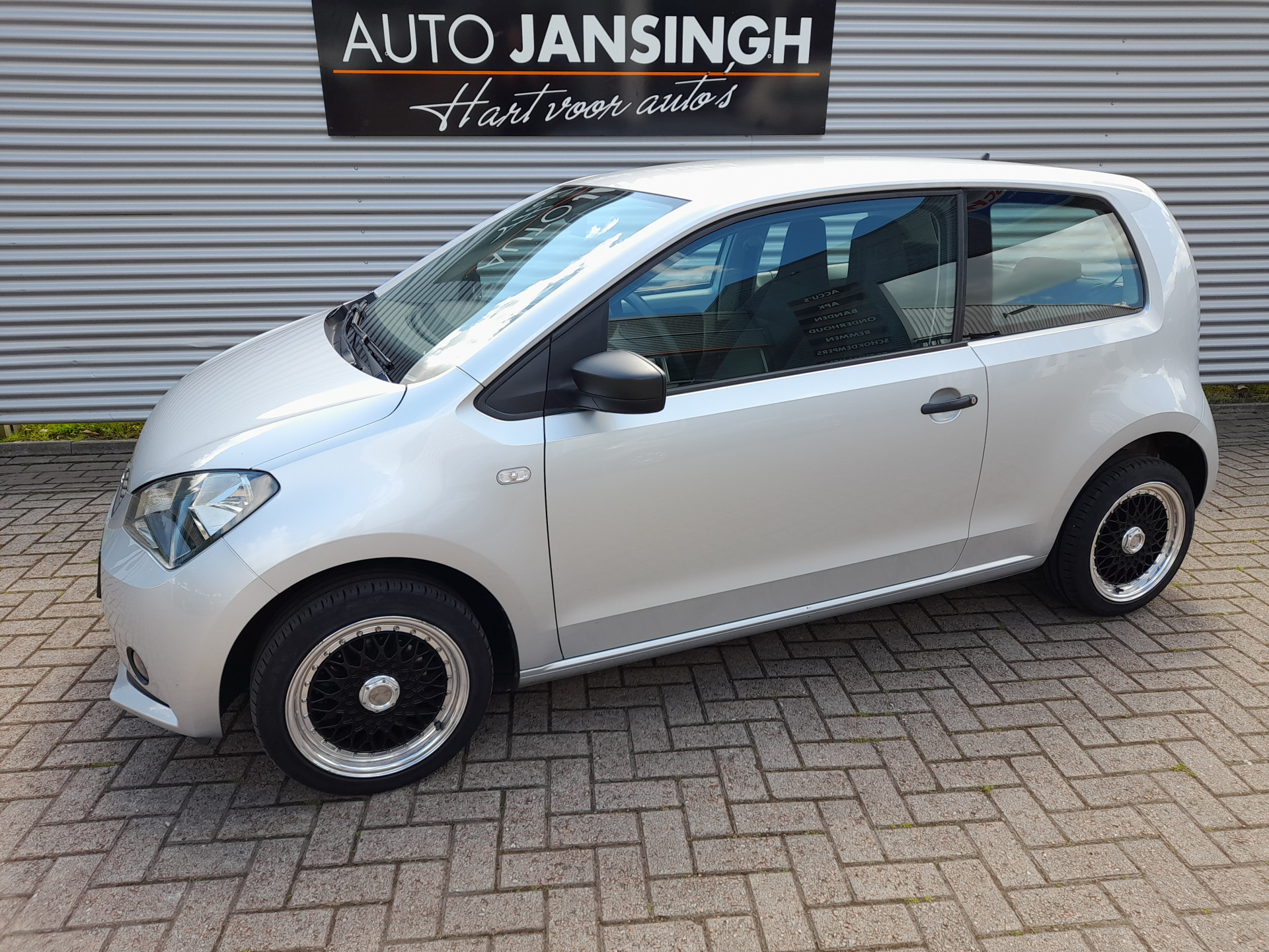 SEAT Mii 1.0 Style Connect | Airco | Ruime instap | Slechts 66.378 km!! | RIJKLAARPRIJS INCL 12 MAANDEN GARANTIE EN BEURT