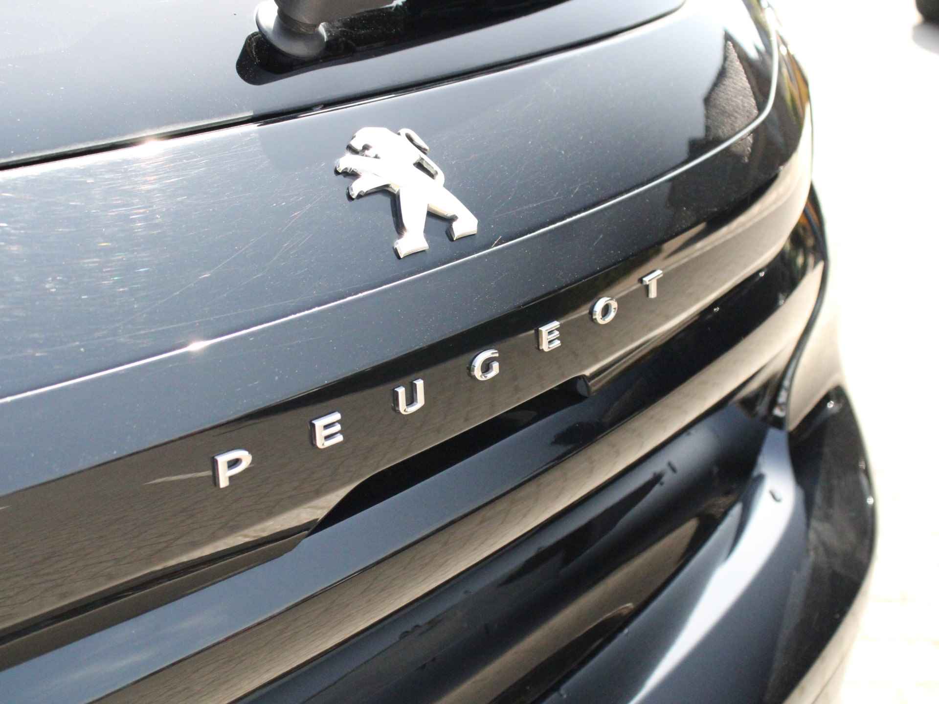 Peugeot 208 1.2 PureTech Allure Pack 100PK AppleCarPlay/Android Auto Navi, Achteruitrijcamera, Cruise control, Keyless entry, Lichtmetalen Velgen - 42/50