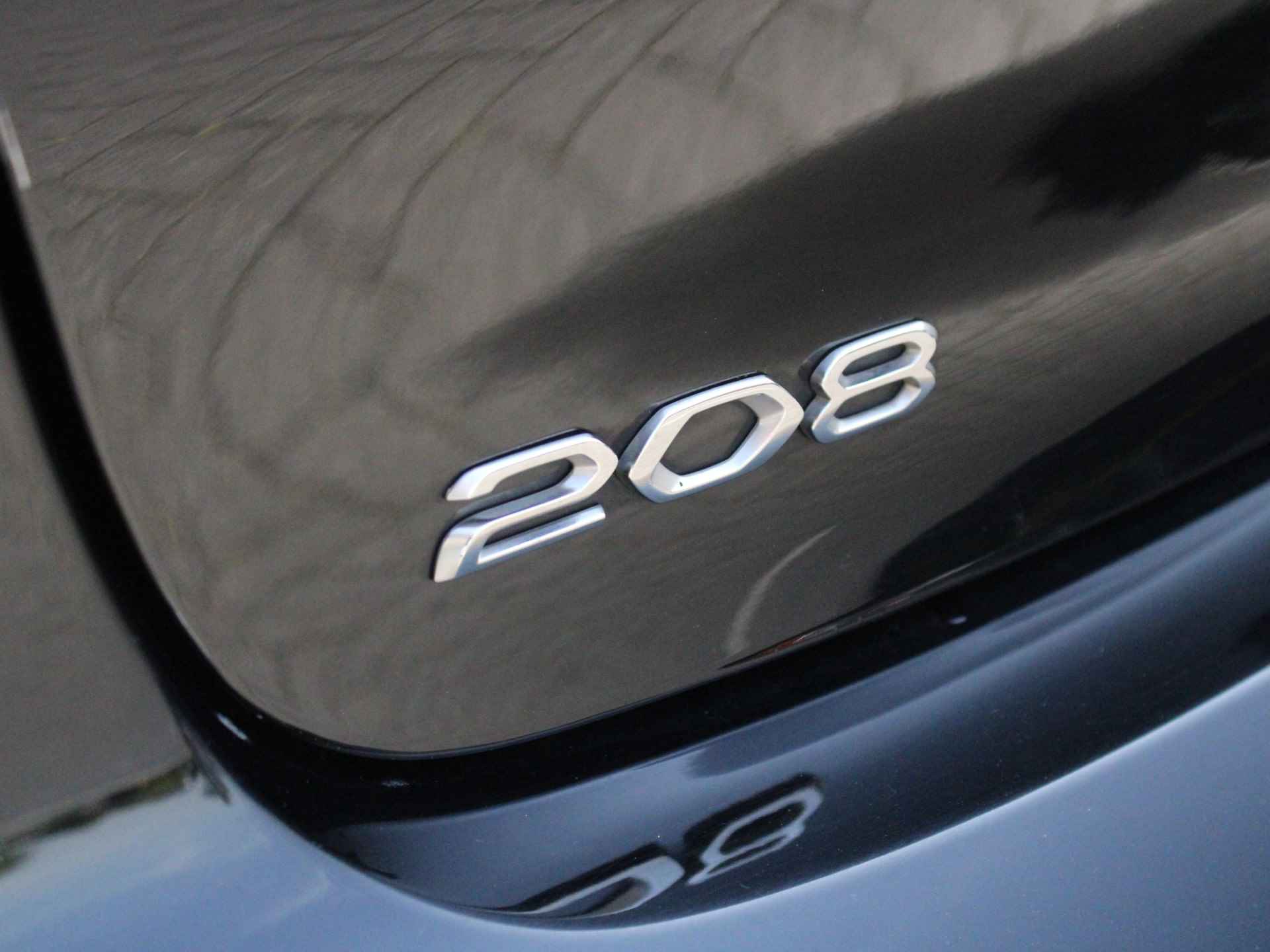 Peugeot 208 1.2 PureTech Allure Pack 100PK AppleCarPlay/Android Auto Navi, Achteruitrijcamera, Cruise control, Keyless entry, Lichtmetalen Velgen - 43/50