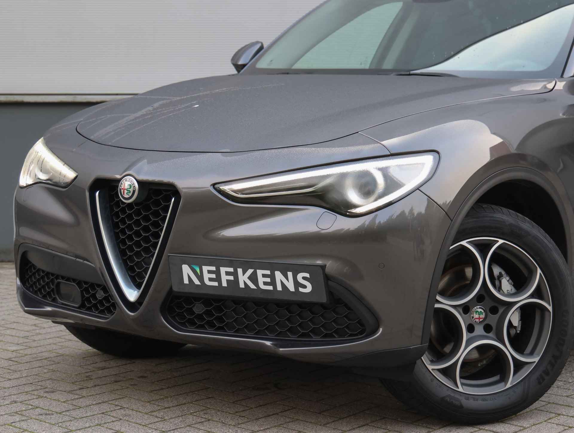 Alfa Romeo Stelvio 200pk Turbo AWD (1ste eig./Glazendak/Climate/Adapt.Cruise/Elek.klep/LEER/Xenon/Camera) - 45/47