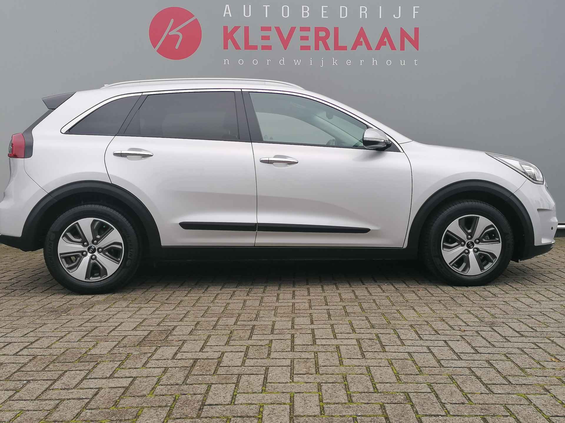 Kia Niro 1.6 GDi Hybrid DynamicLine | STOEL + STUURWIEL VERWARMING | DRAADLOOS LADEN | NAVI | CAMERA | - 3/33