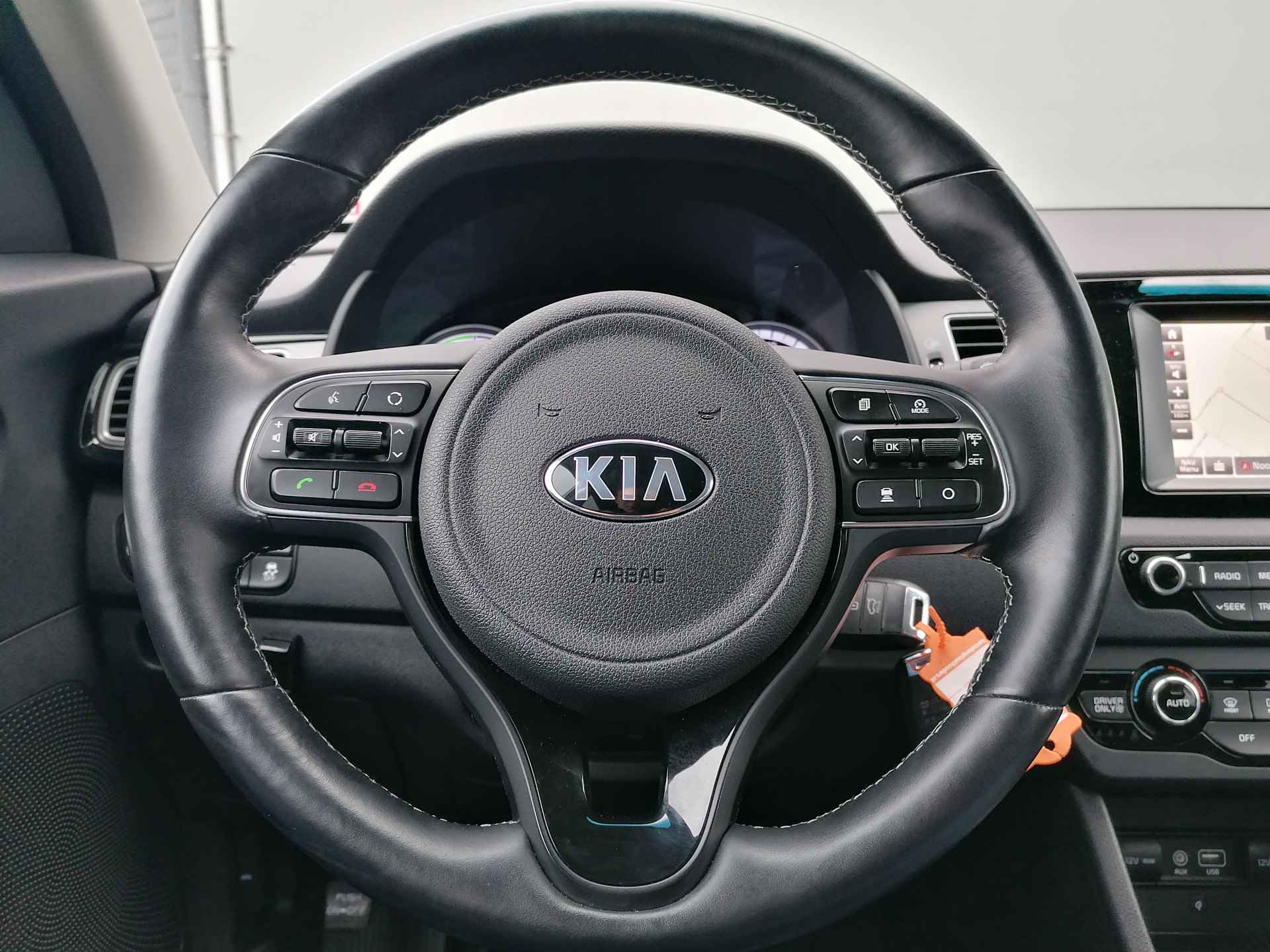 Kia Niro 1.6 GDi Hybrid DynamicLine | STOEL + STUURWIEL VERWARMING | DRAADLOOS LADEN | NAVI | CAMERA | - 29/33