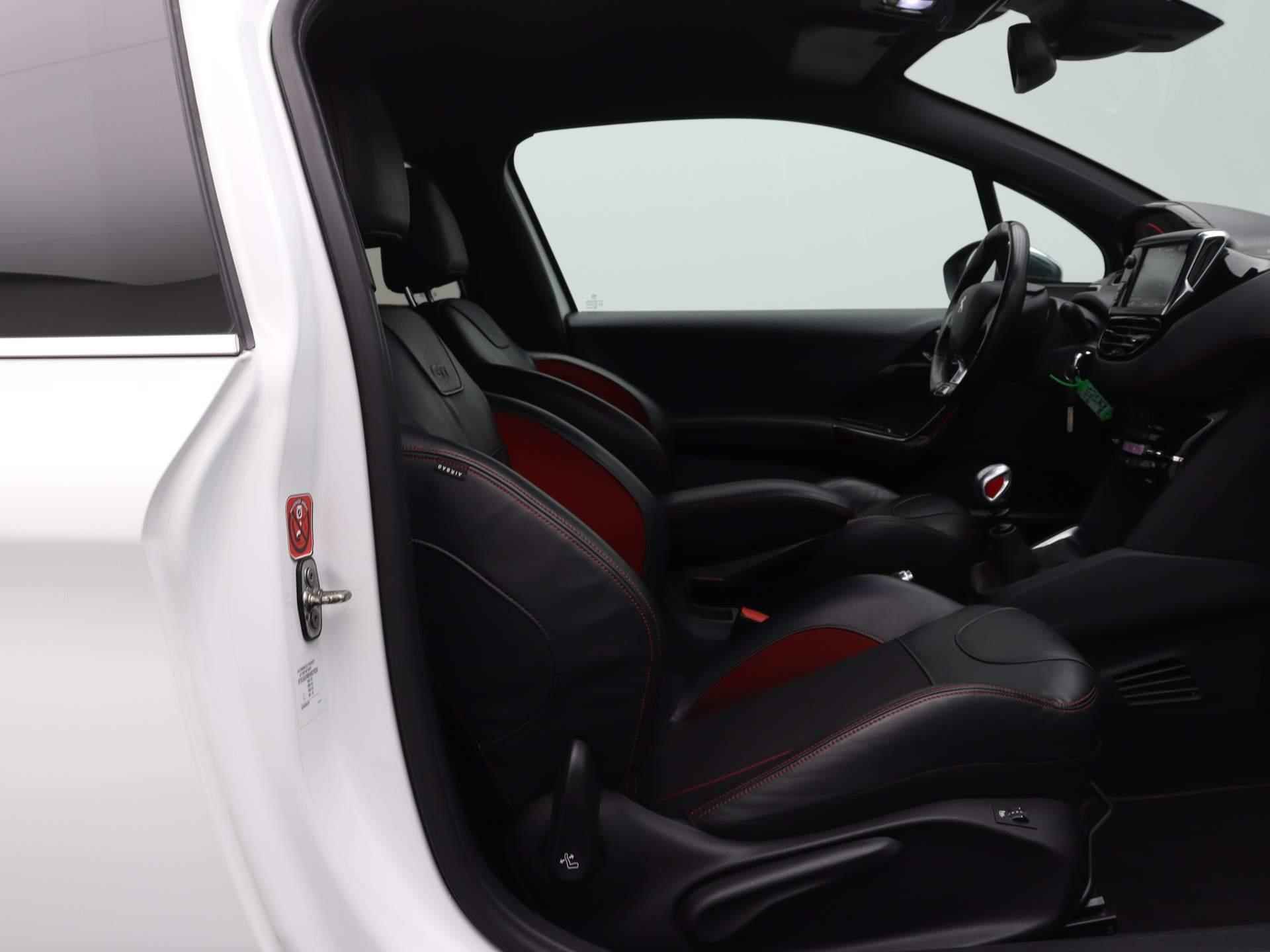 Peugeot 208 GTI 1.6T 208pk | JBL Sound | Navi | Camera | Parkeersensoren | Leder | Stoelverwarming - 14/30