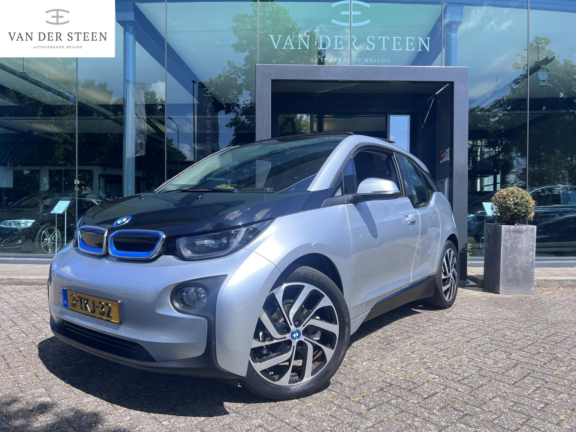 BMW i3 Range Extender Comfort Schuifdak | Leder | Parkeersensor | Stoelverwarming | Cruise Control l NL Auto bij viaBOVAG.nl