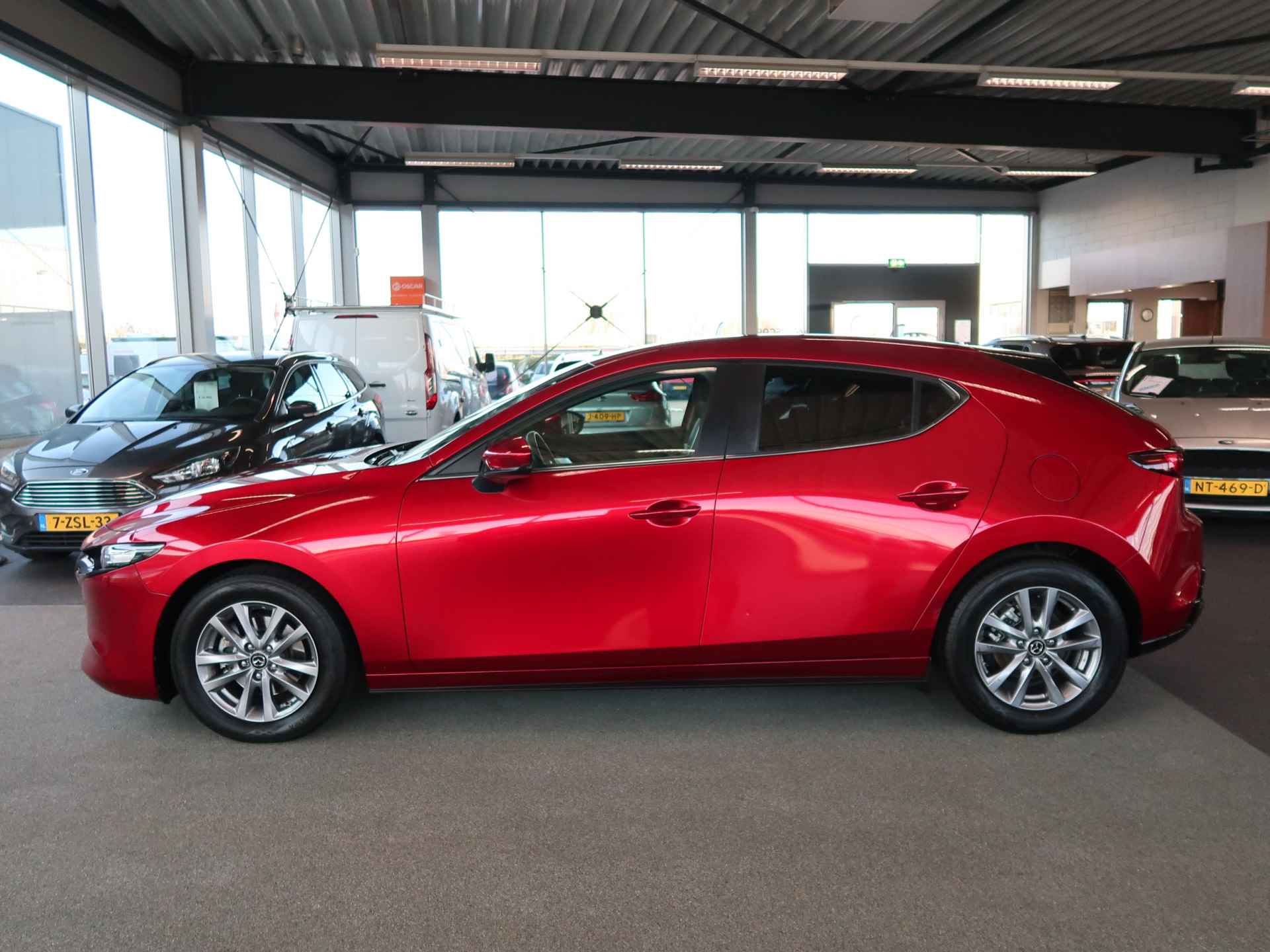 Mazda 3 2.0 M Hybrid 180pk Comfort met Bose LEDER/KEYLESS/CAMERA/CARPLAY/PDC/AFN.TREKHAAK - 19/92