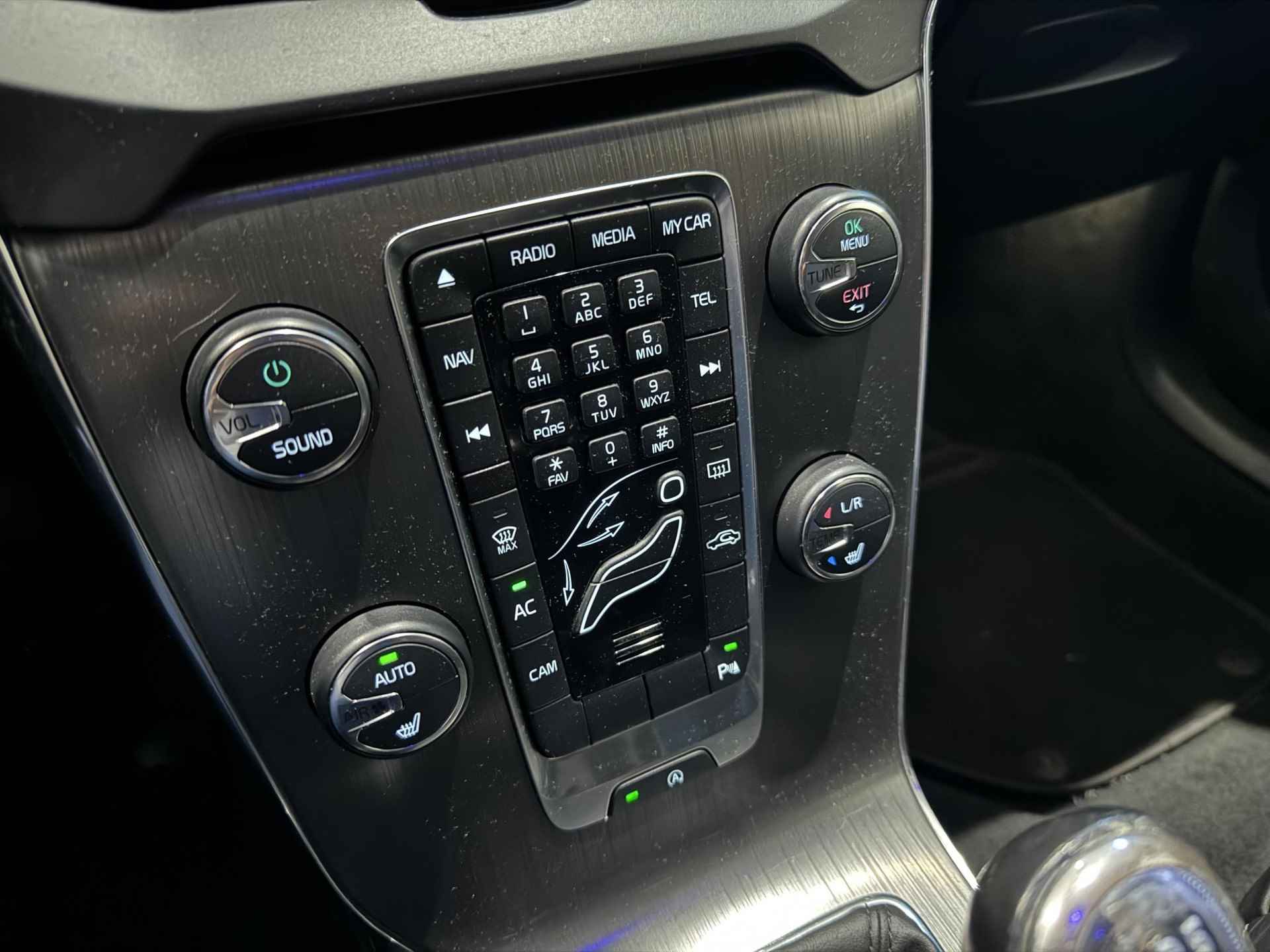 Volvo V40 1.6 T3 Summum | Navigatie | Airconditioning | Parkeersensoren | Budget | - 7/16