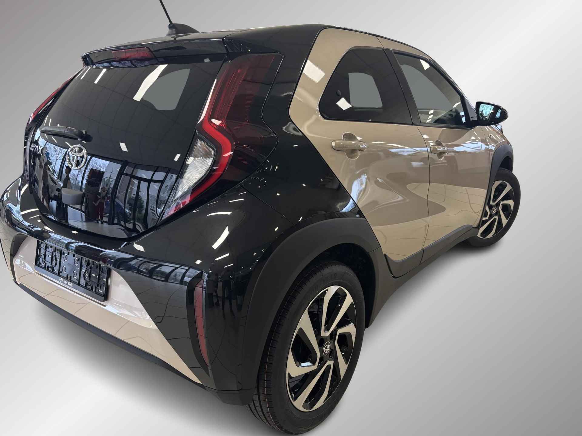 Toyota Aygo X 1.0 VVT-i MT Pulse, Apple carplay, Android auto, Snel leverbaar! - 2/27