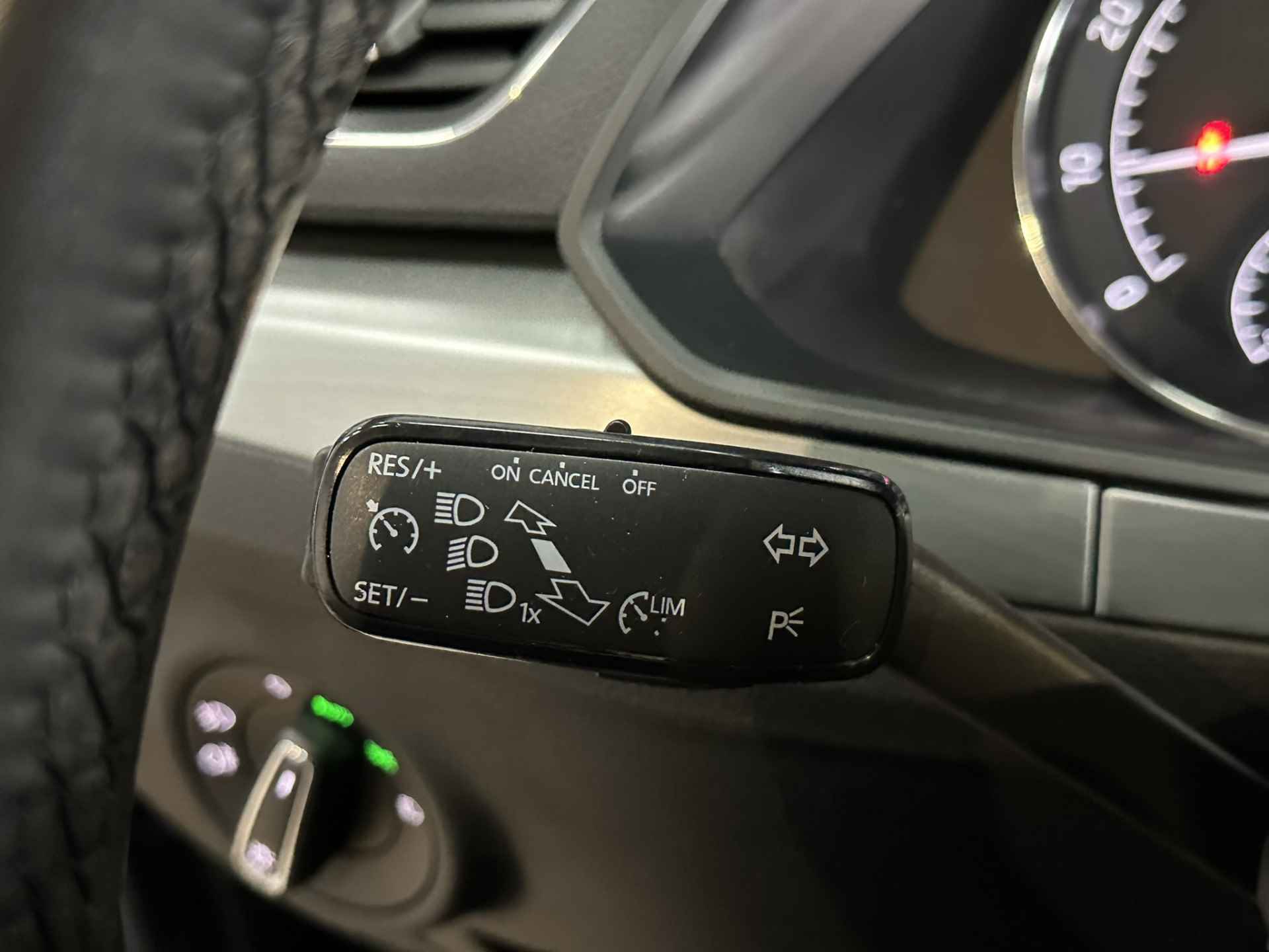 Škoda Superb Combi 1.5 TSI ACT Ambition Business Airco ECC | Xenon | Panorama | Navigatie | Cruise control | Apple Carplay Android Auto | Isofix | NAP | - 16/39
