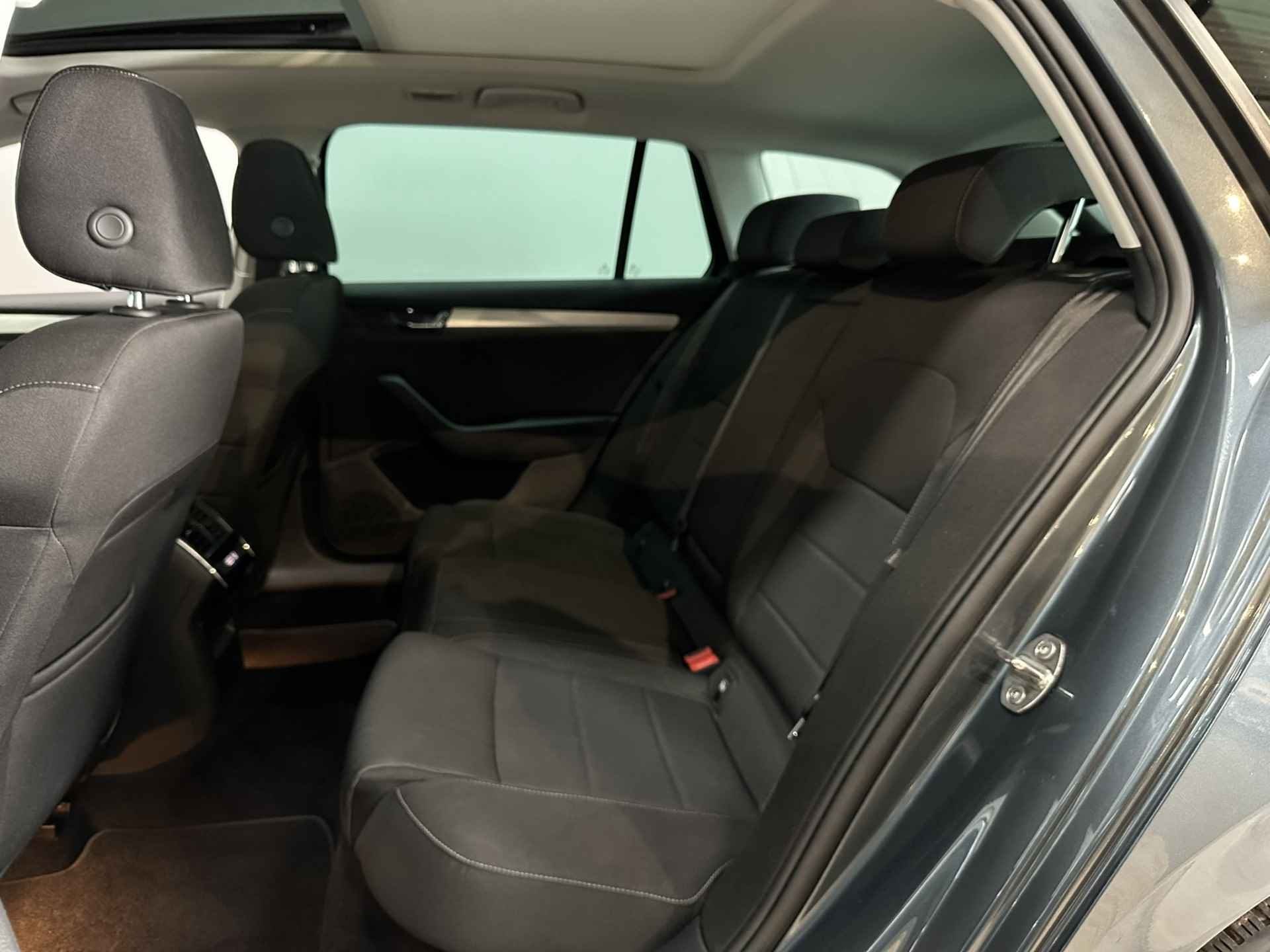 Škoda Superb Combi 1.5 TSI ACT Ambition Business Airco ECC | Xenon | Panorama | Navigatie | Cruise control | Apple Carplay Android Auto | Isofix | NAP | - 30/39