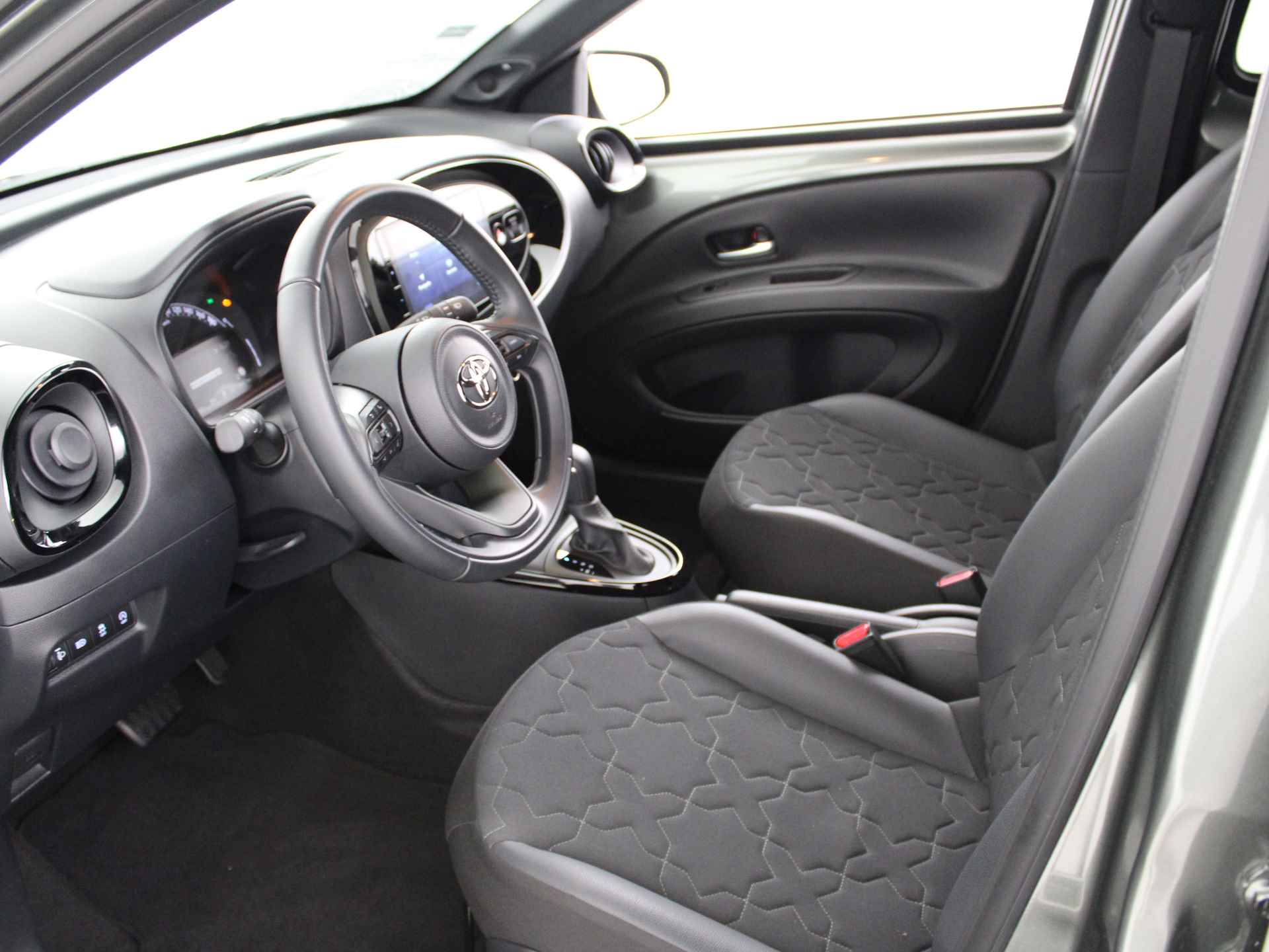 Toyota Aygo X 1.0 VVT-i S-CVT Envy | JBL | Navigatie | Climate Control | - 18/38