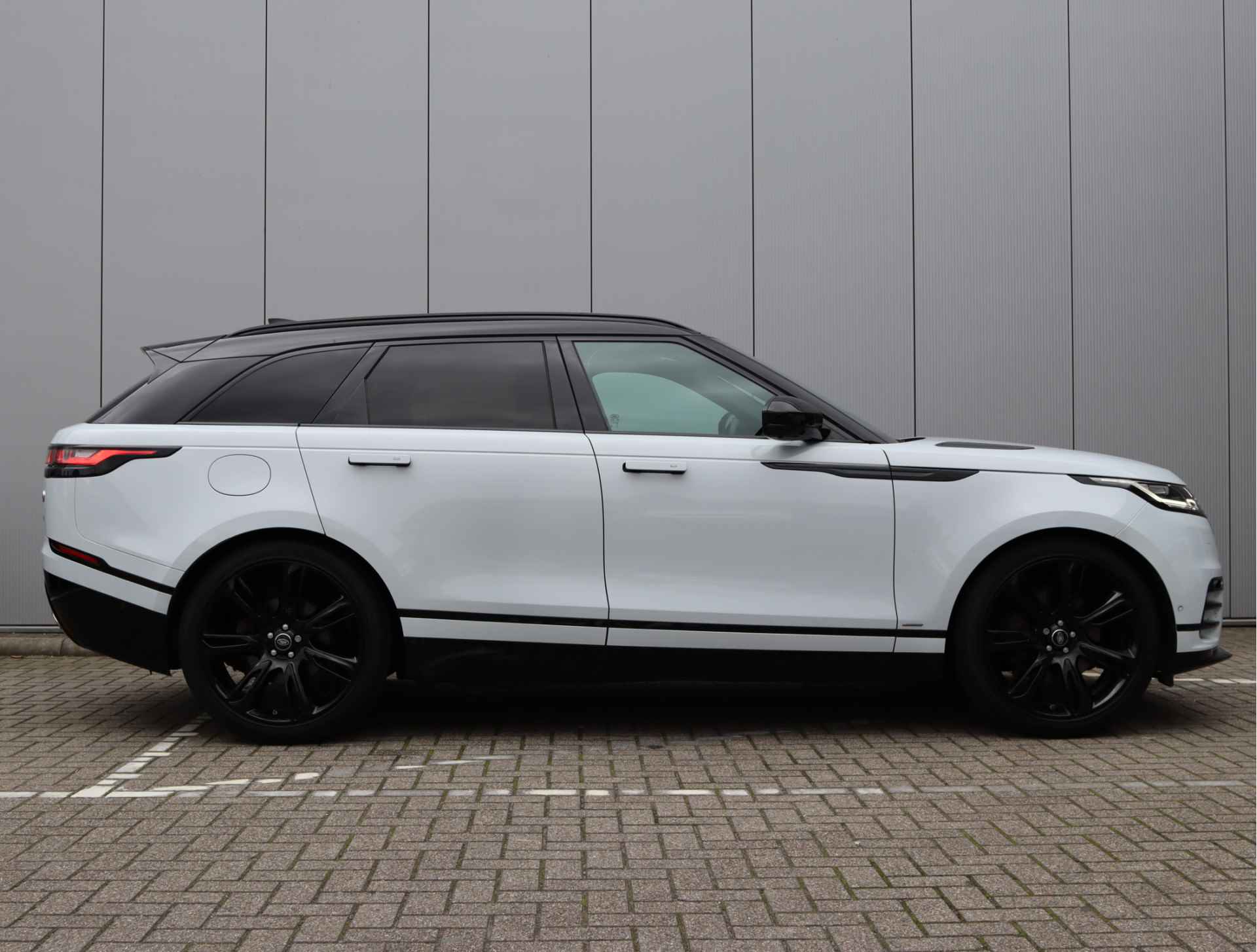 Land Rover Range Rover Velar 3.0 V6 R-Dynamic HSE | Panoramadak | Luchtvering | Trekhaak - 9/98