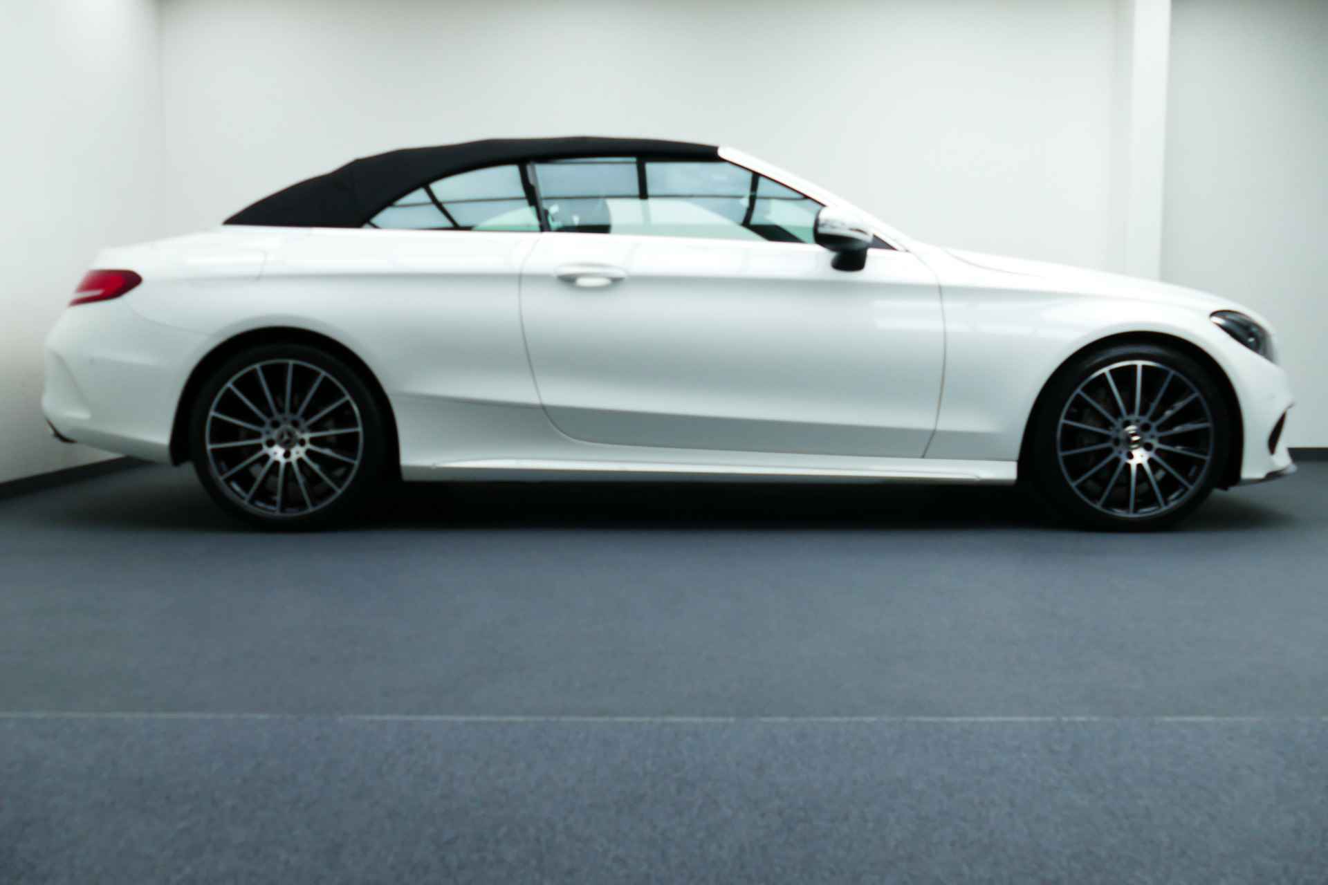 Mercedes-Benz C-Klasse Cabrio 180 Premium Plus. Burmester, 19"LMV, Half Leer, Stoelverw, Led Koplampen - 11/43