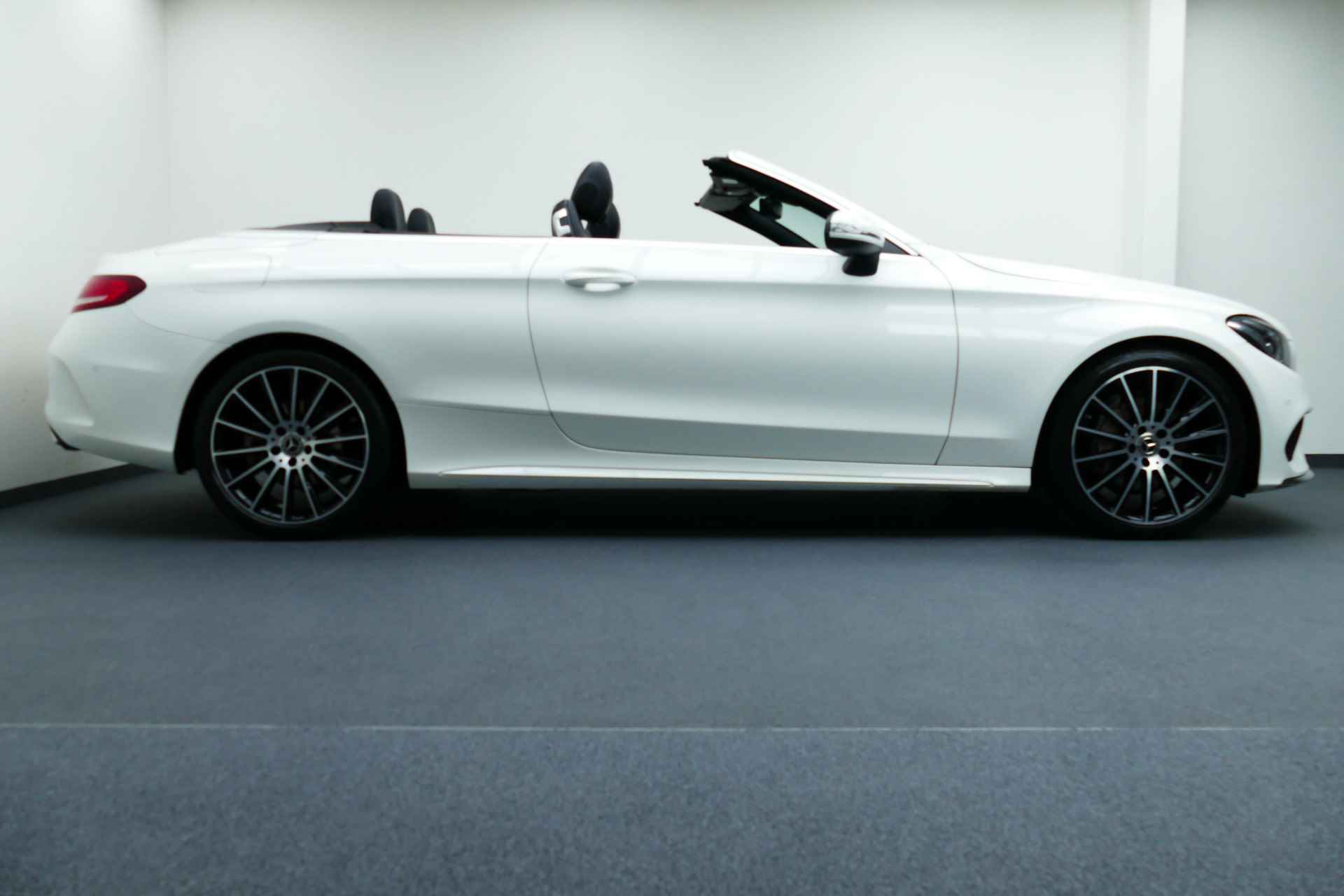 Mercedes-Benz C-Klasse Cabrio 180 Premium Plus. Burmester, 19"LMV, Half Leer, Stoelverw, Led Koplampen - 12/43