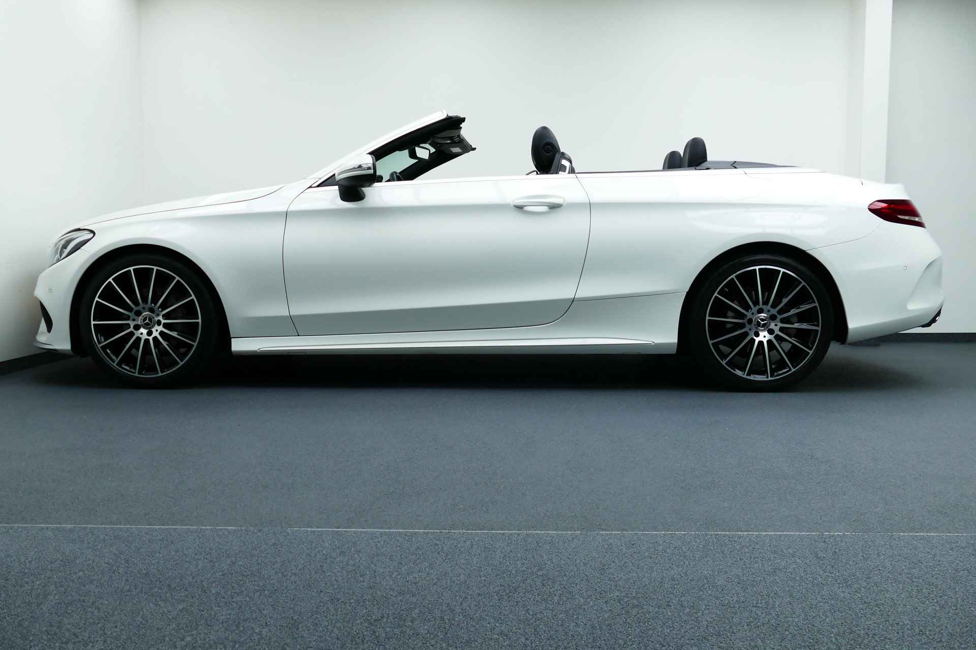 Mercedes-Benz C-Klasse Cabrio 180 Premium Plus. Burmester, 19"LMV, Half Leer, Stoelverw, Led Koplampen - 13/43