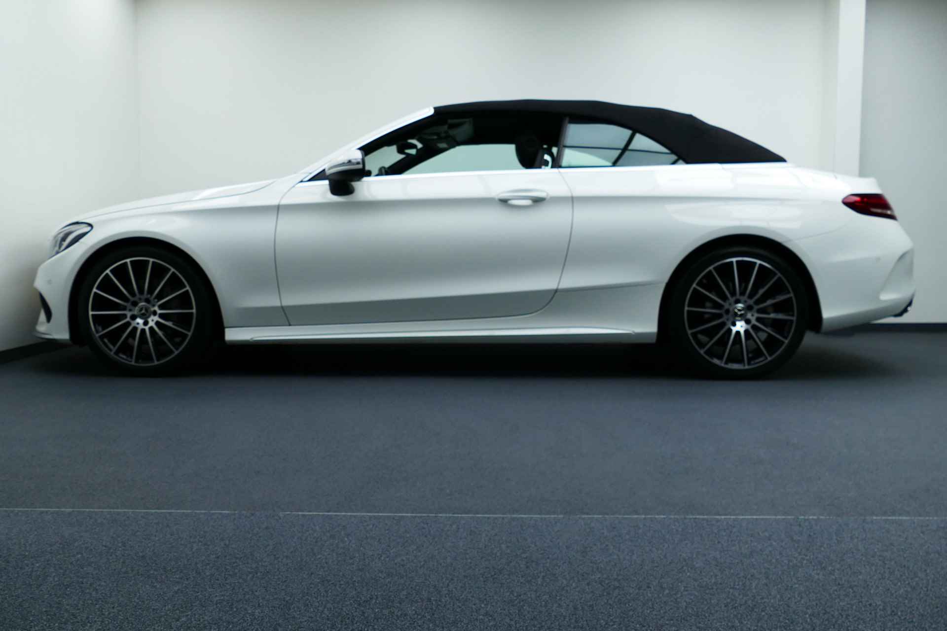 Mercedes-Benz C-Klasse Cabrio 180 Premium Plus. Burmester, 19"LMV, Half Leer, Stoelverw, Led Koplampen - 14/43