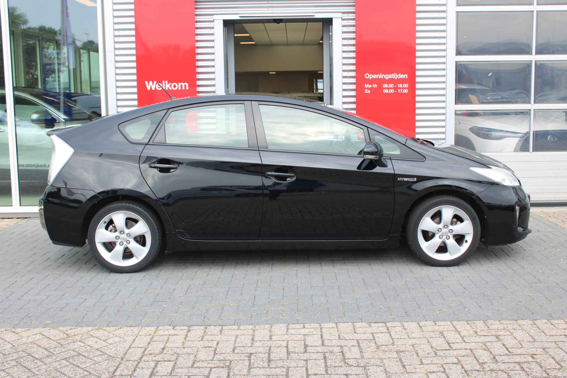 Toyota Prius 1.8 Business Met solarroof! - 4/51