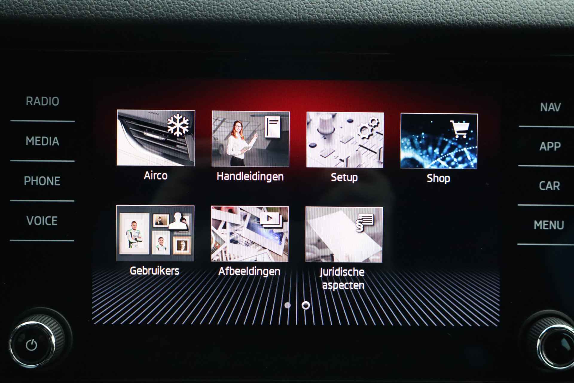 Škoda Kodiaq 1.5 TSI Sportline Business NL-Auto!! Led verlichting I Apple car-play I Leder -- BEVRIJDINGSDAG GEOPEND VAN 11.00 T/M 15.00 UUR -- - 18/38