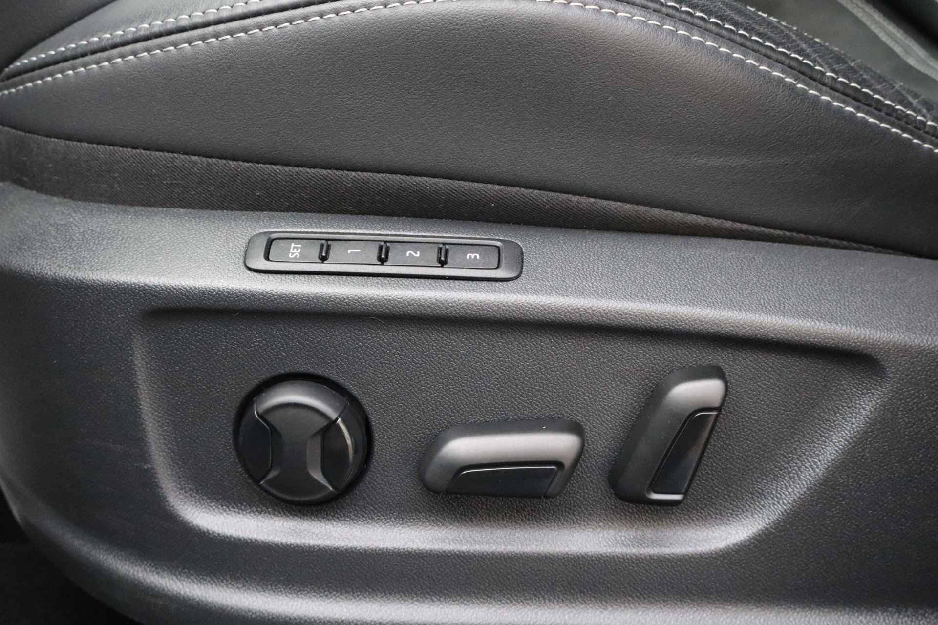 Škoda Kodiaq 1.5 TSI Sportline Business NL-Auto!! Led verlichting I Apple car-play I Leder -- 2de Pinksterdag open van 11.00 t/m 15.30 uur -- - 27/38