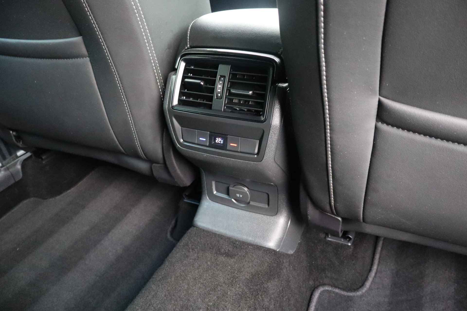 Škoda Kodiaq 1.5 TSI Sportline Business NL-Auto!! Led verlichting I Apple car-play I Leder -- 2de Pinksterdag open van 11.00 t/m 15.30 uur -- - 31/38