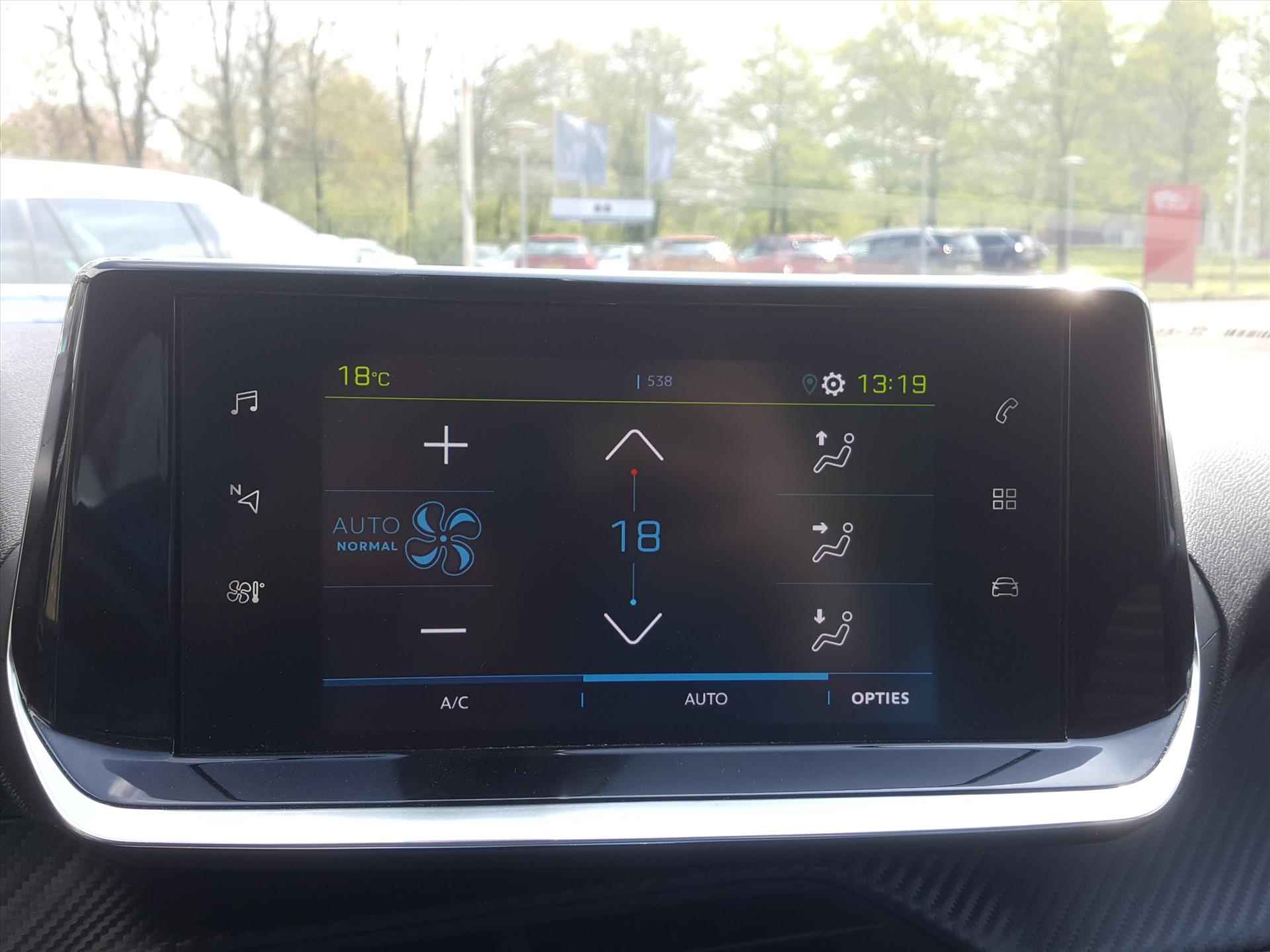 PEUGEOT e-2008 ACTIVE PACK EV 50kWh/136pk/1F/12%BYTELLING |Climate control | Achteruitrijcamera | Bluetooth | Navigatie via Apple Carplay & Android auto | LM-velgen - 24/43